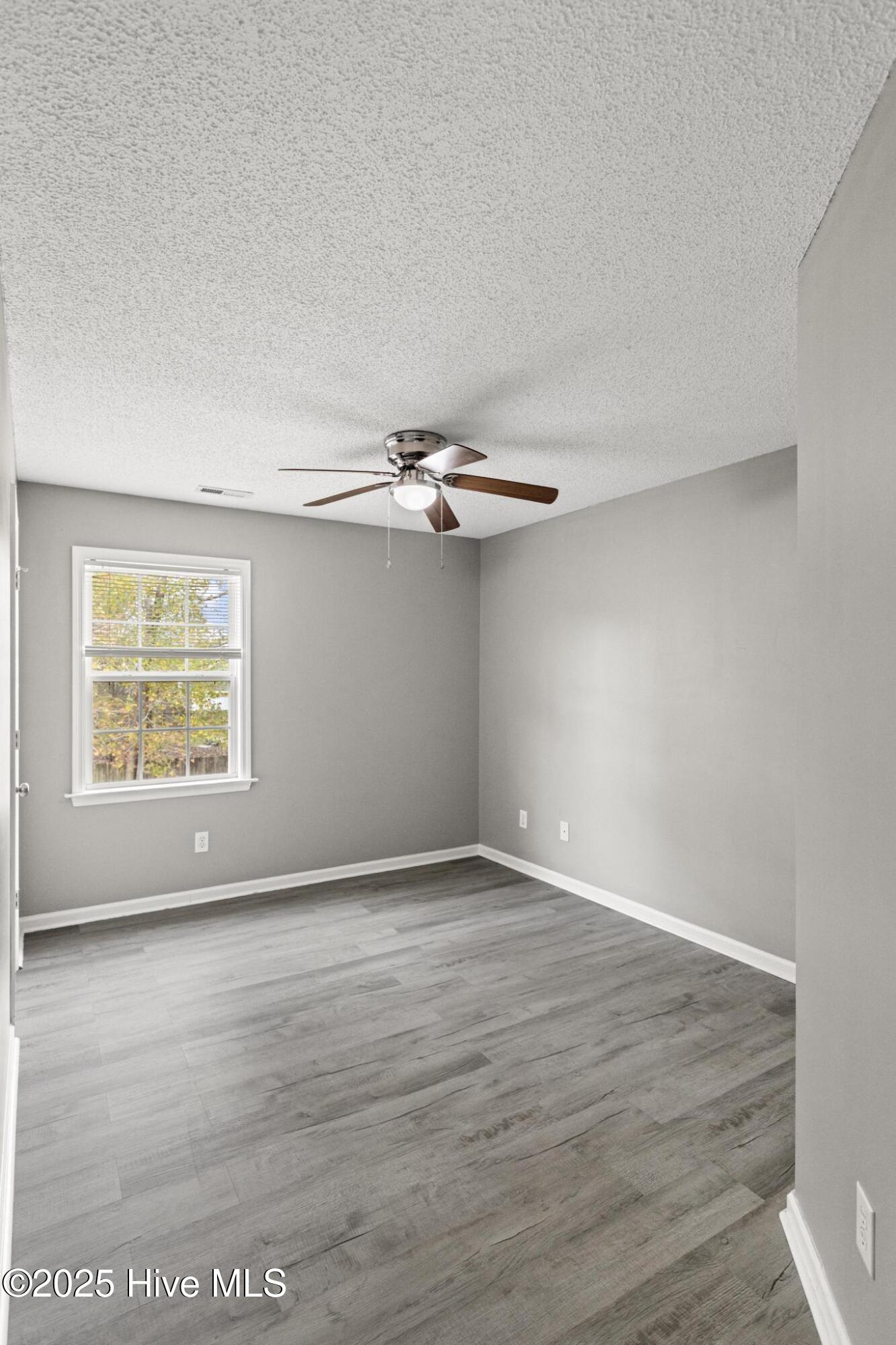 100545087 | Photo 24