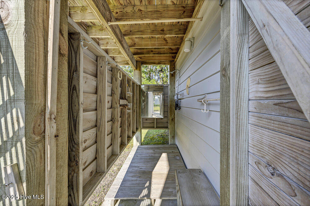 100526999 | Photo 47