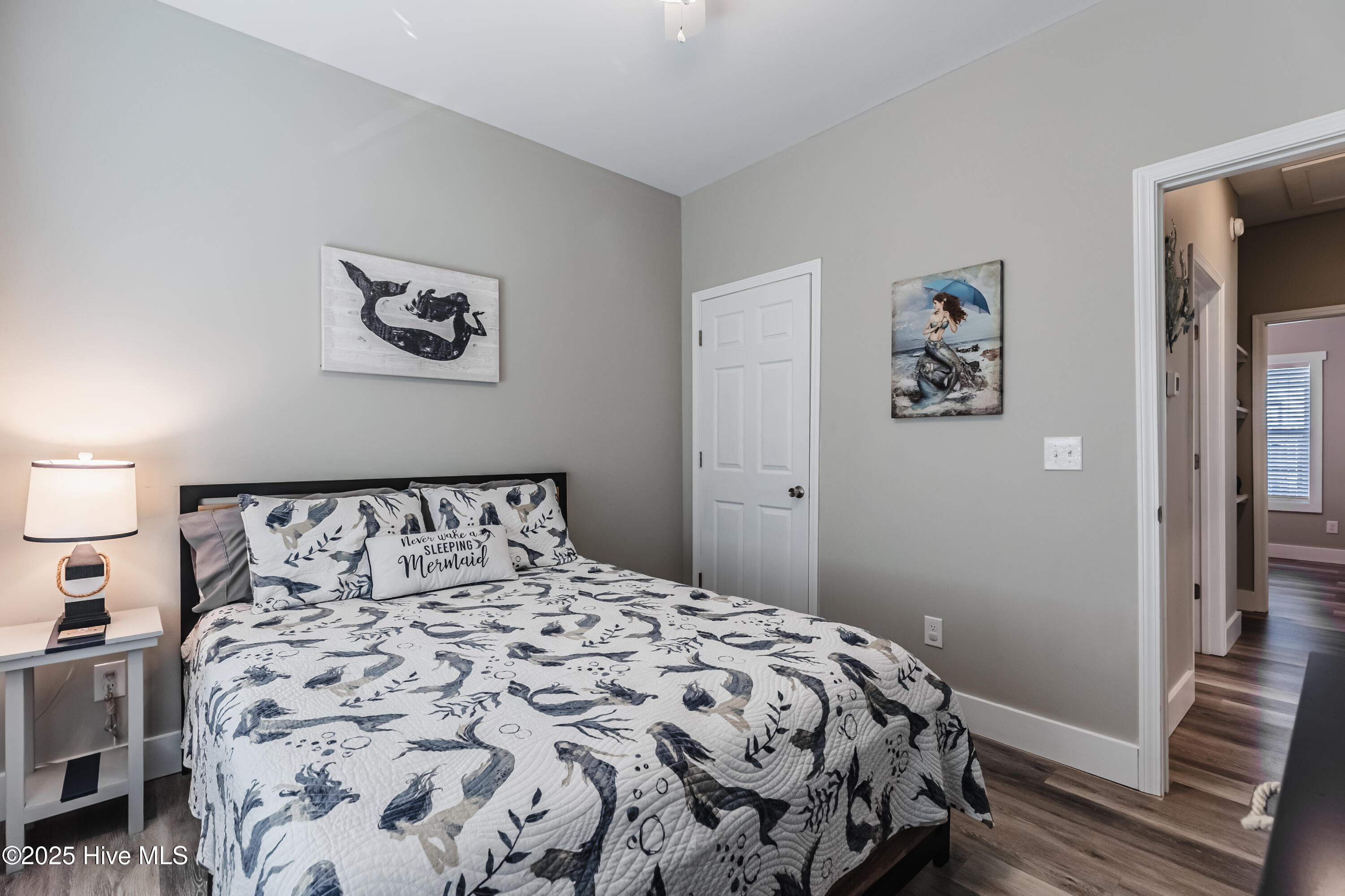 100542603 | Photo 37