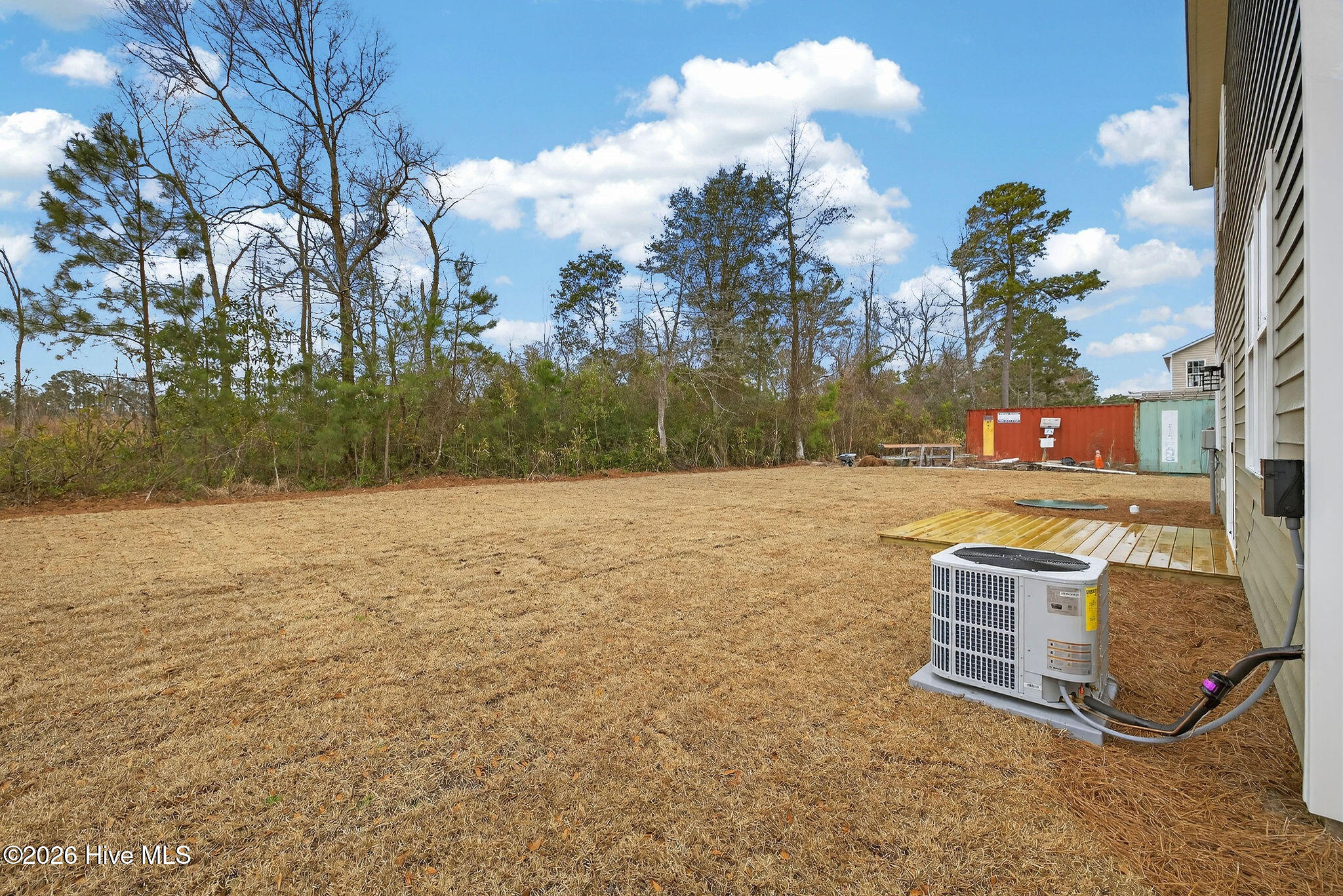 100548274 | Photo 32