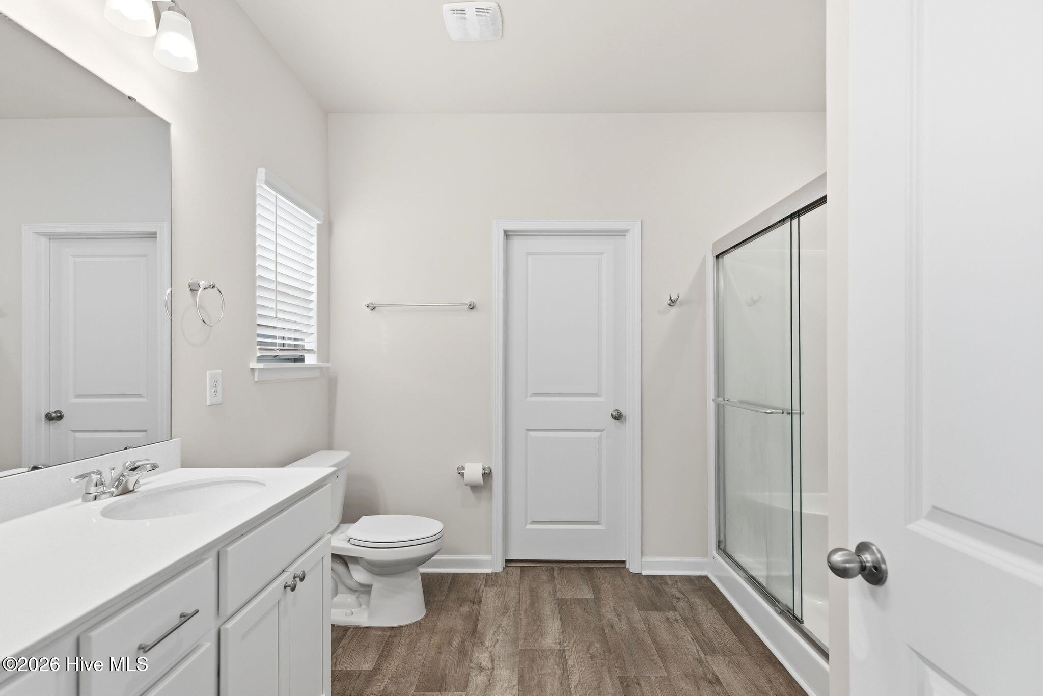 100556772 | Photo 22