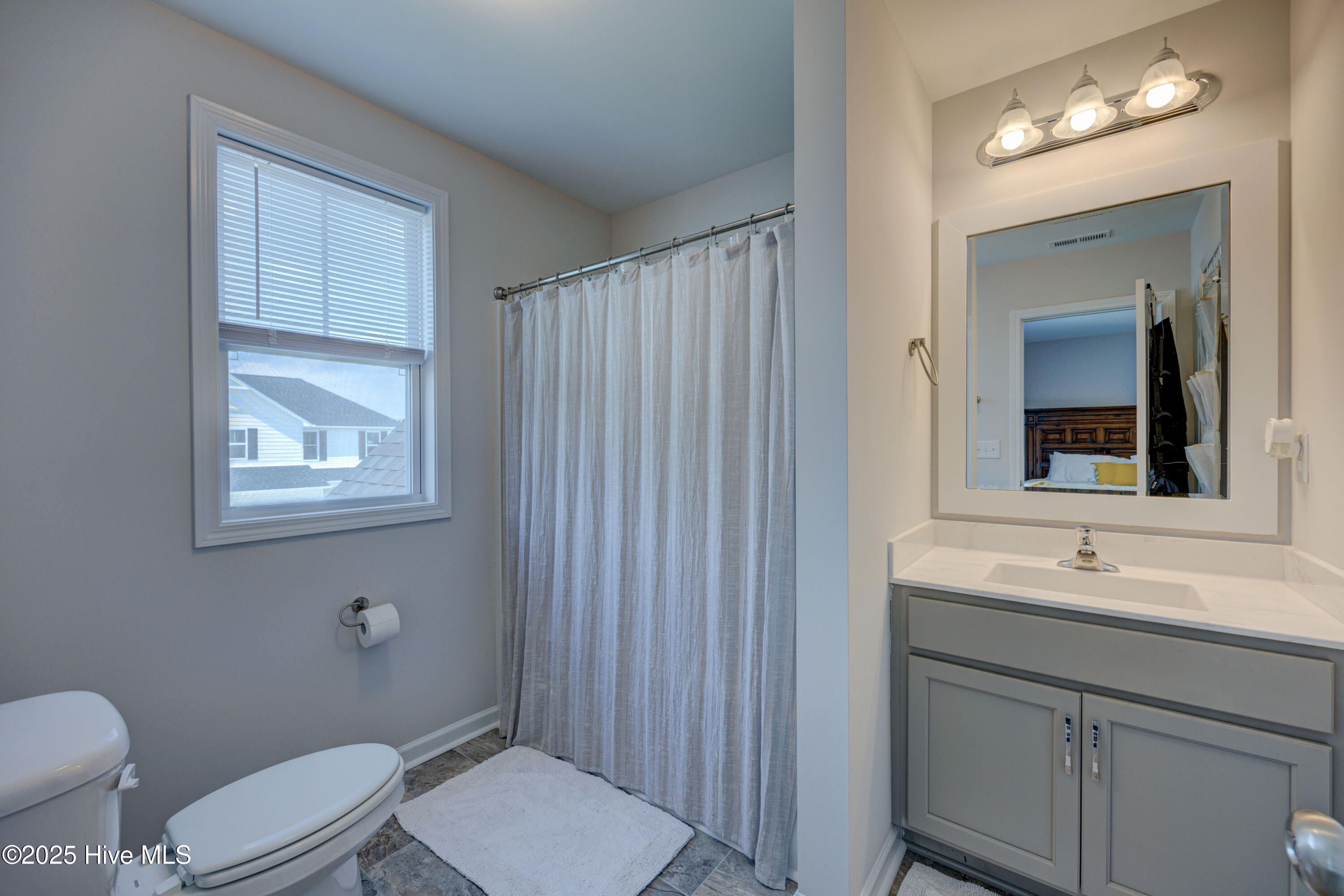 100535248 | Photo 29