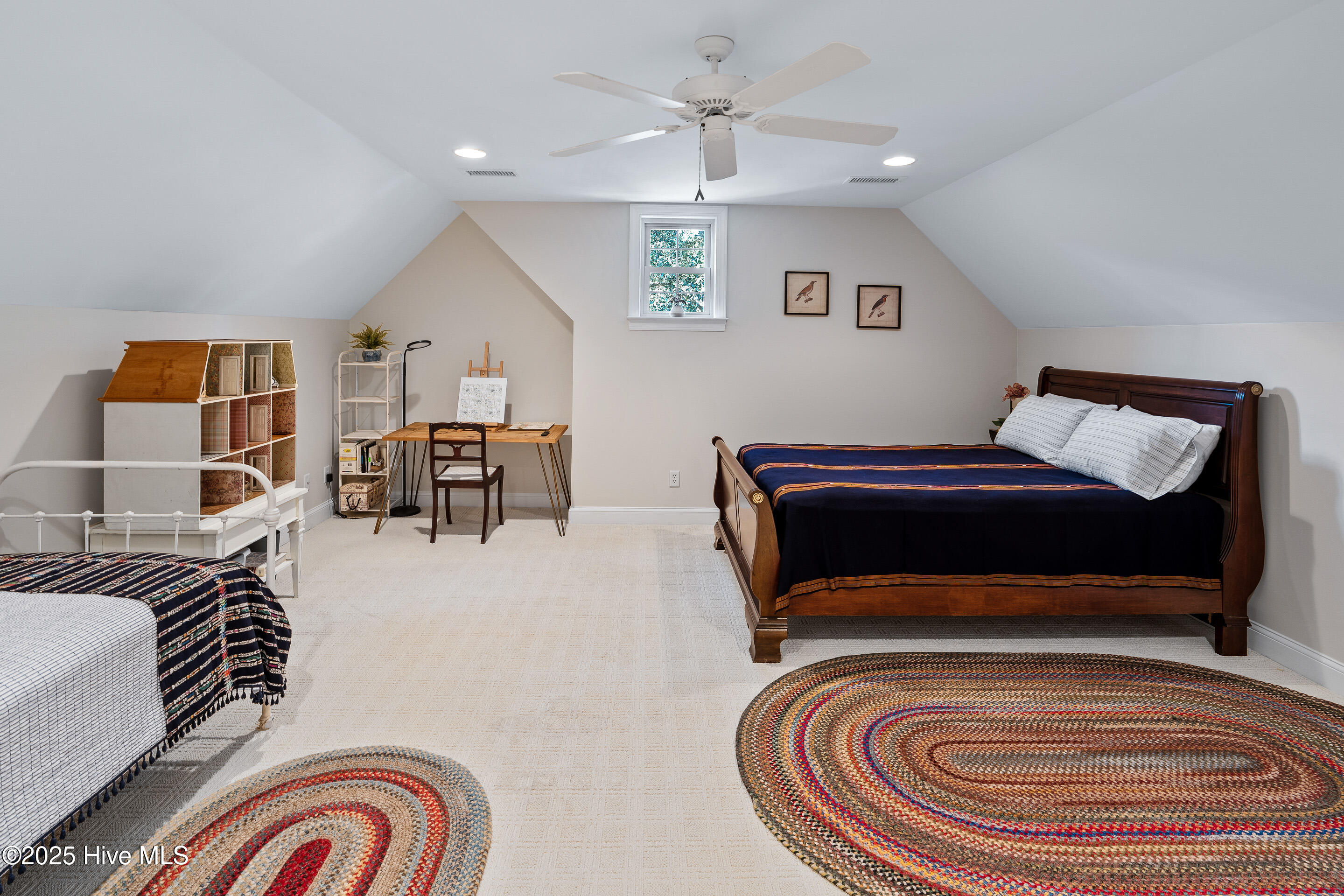 100535397 | Photo 47