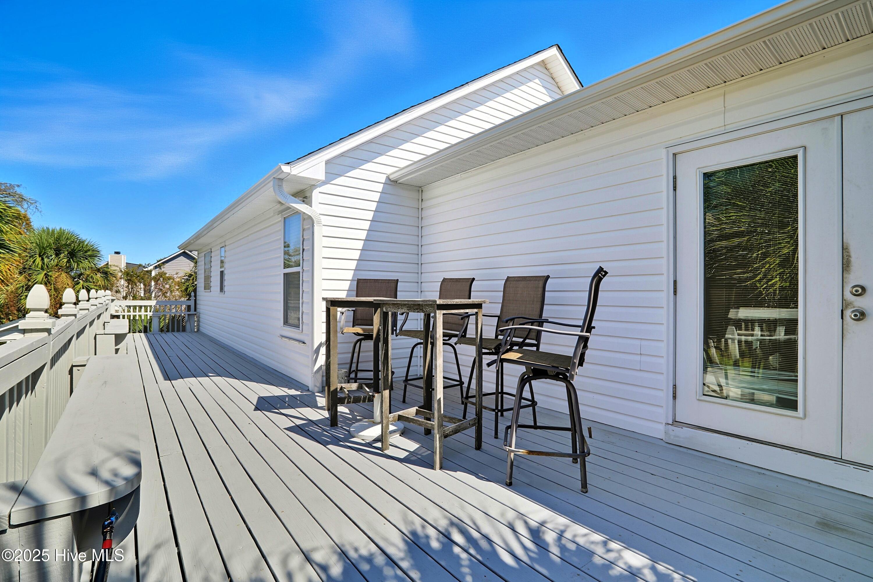 100532485 | Photo 42