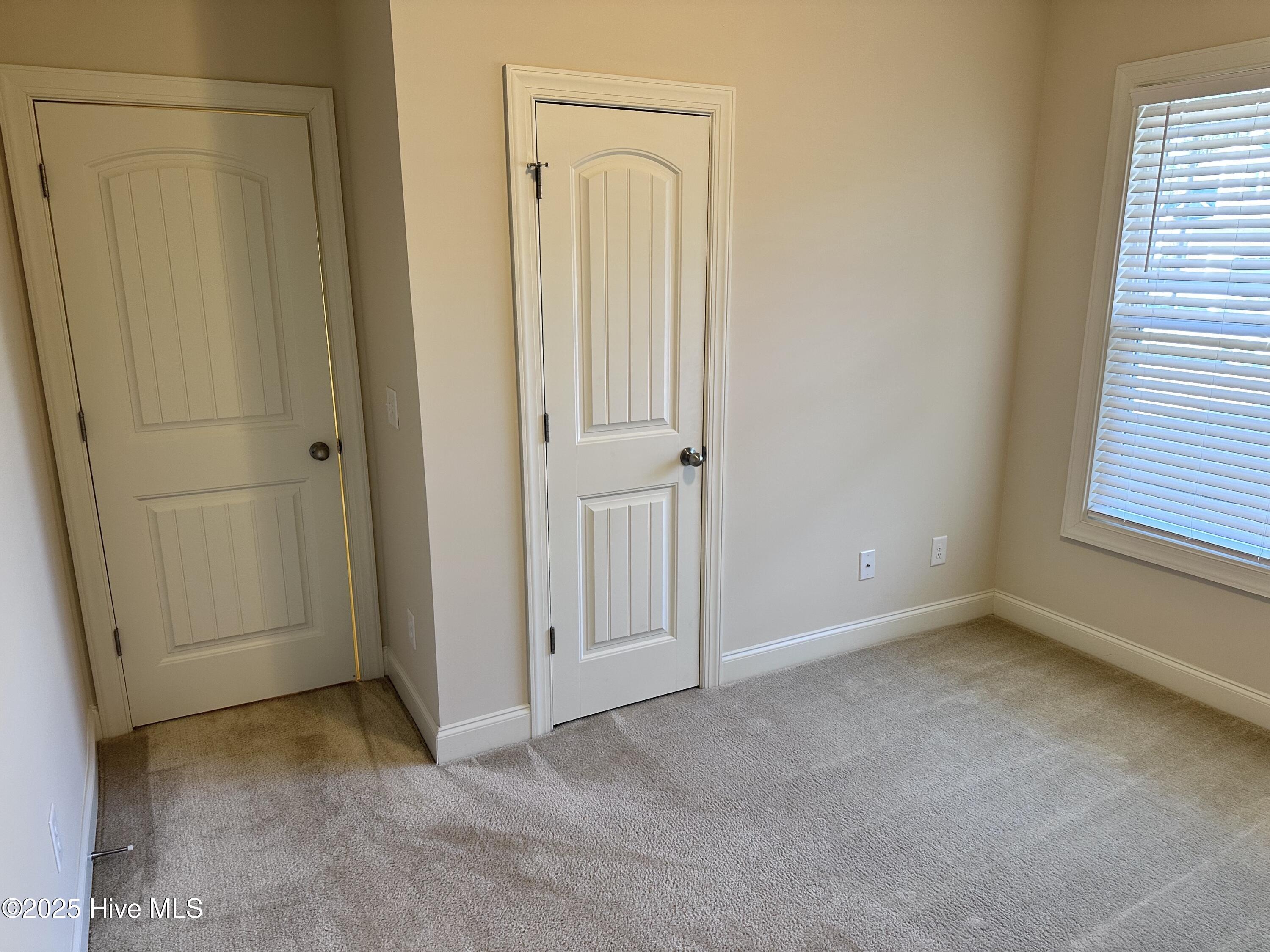 100545722 | Photo 23