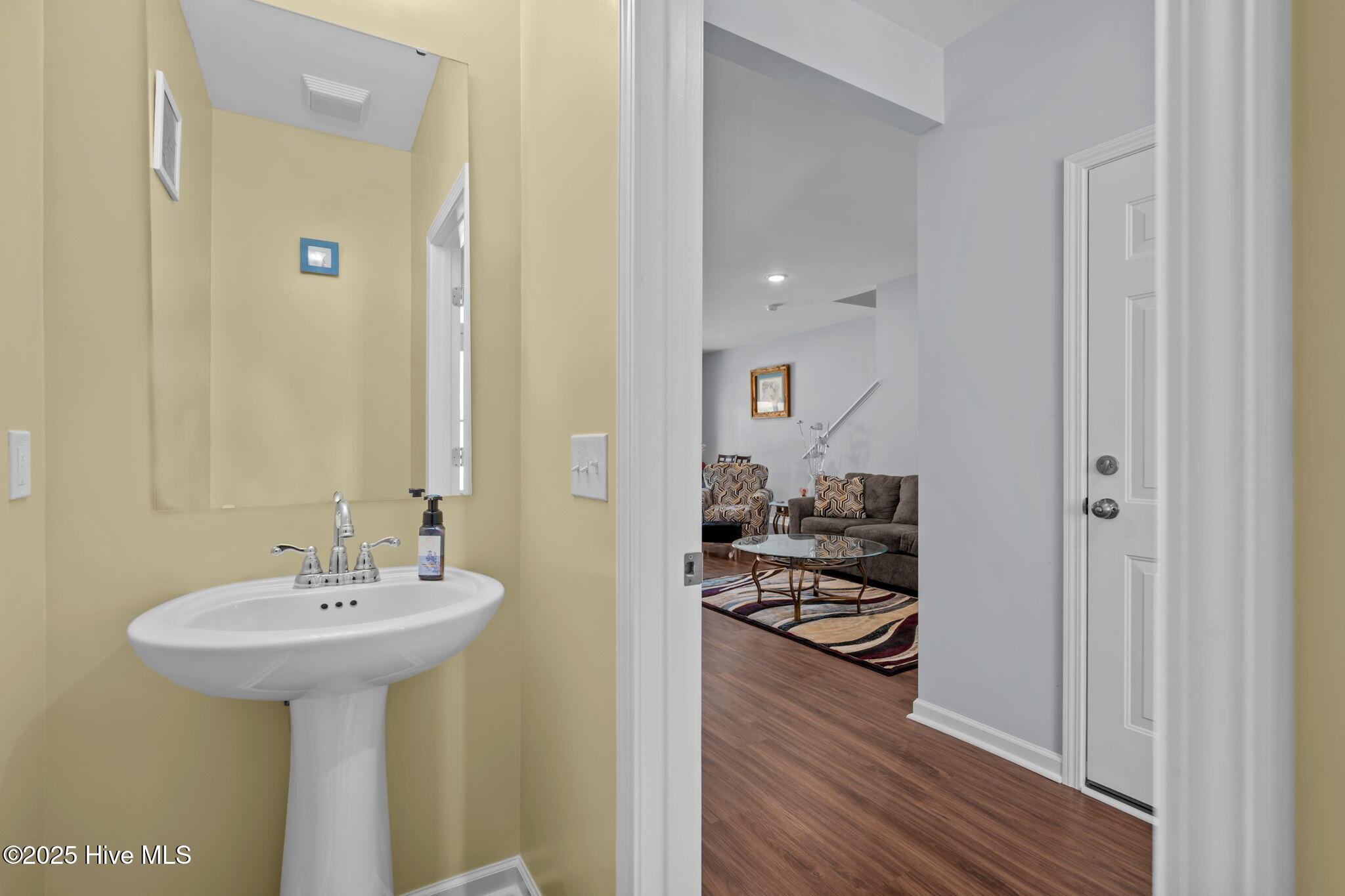 100527682 | Photo 22