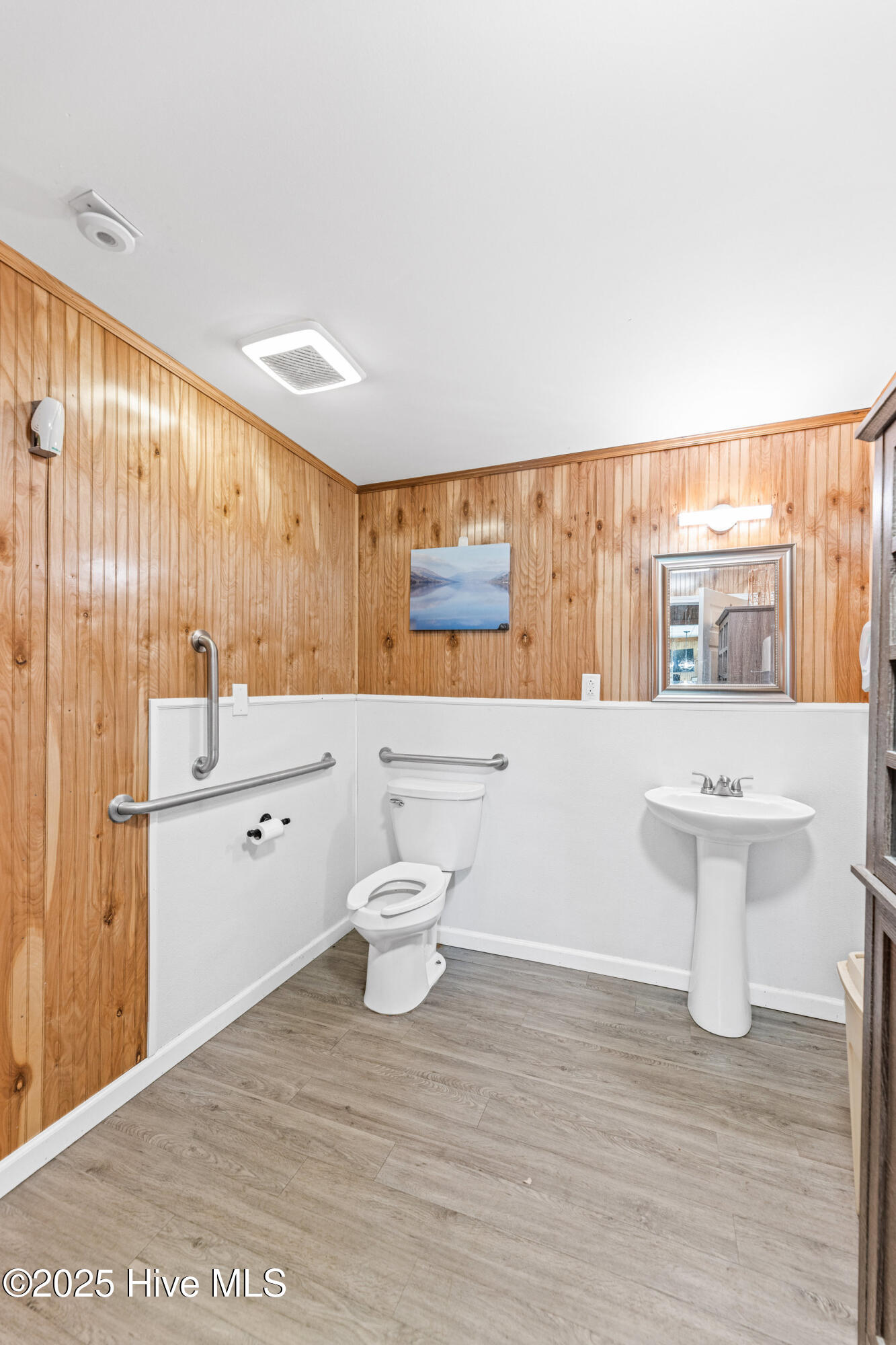 100528251 | Photo 22