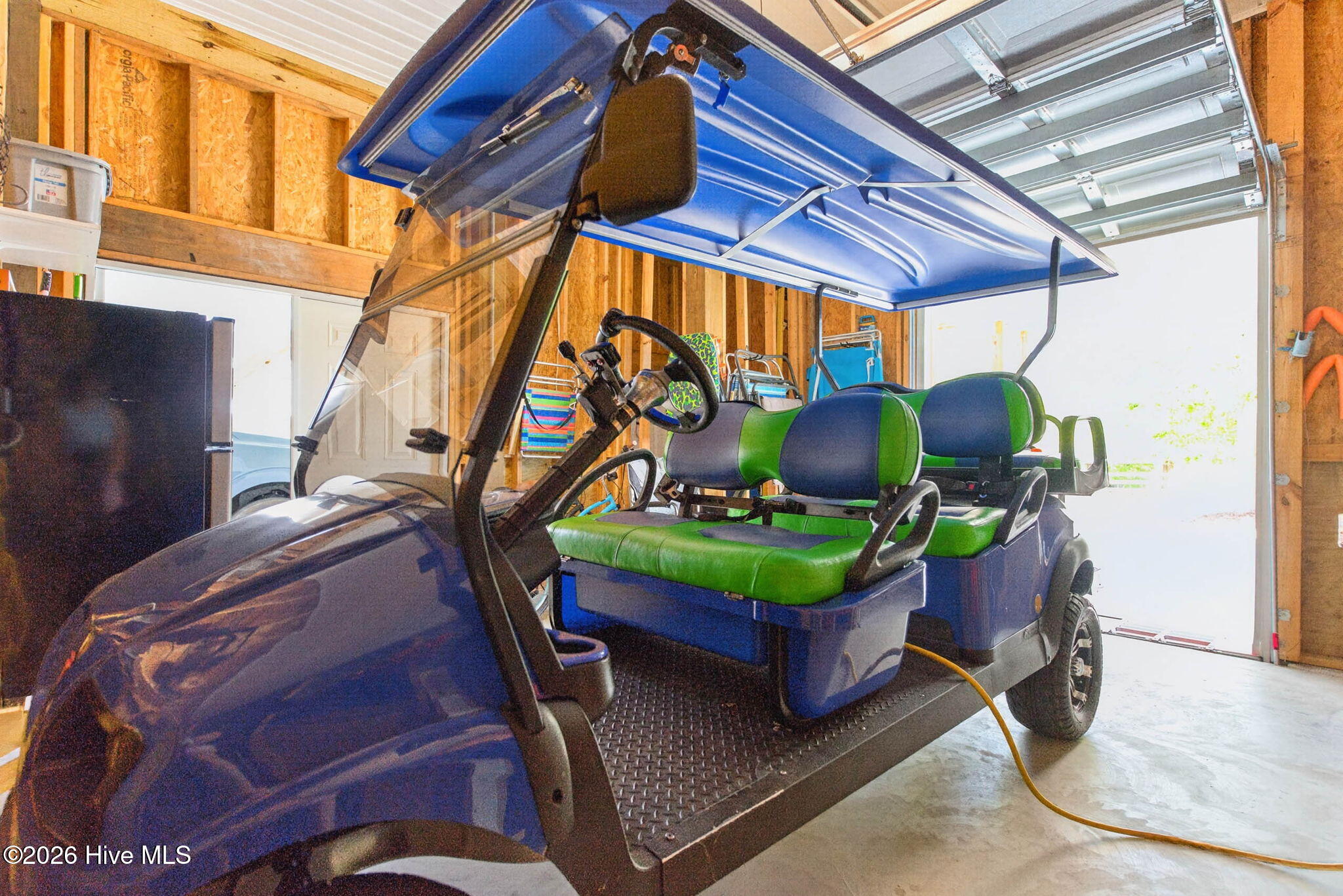 100568136 | Photo 43