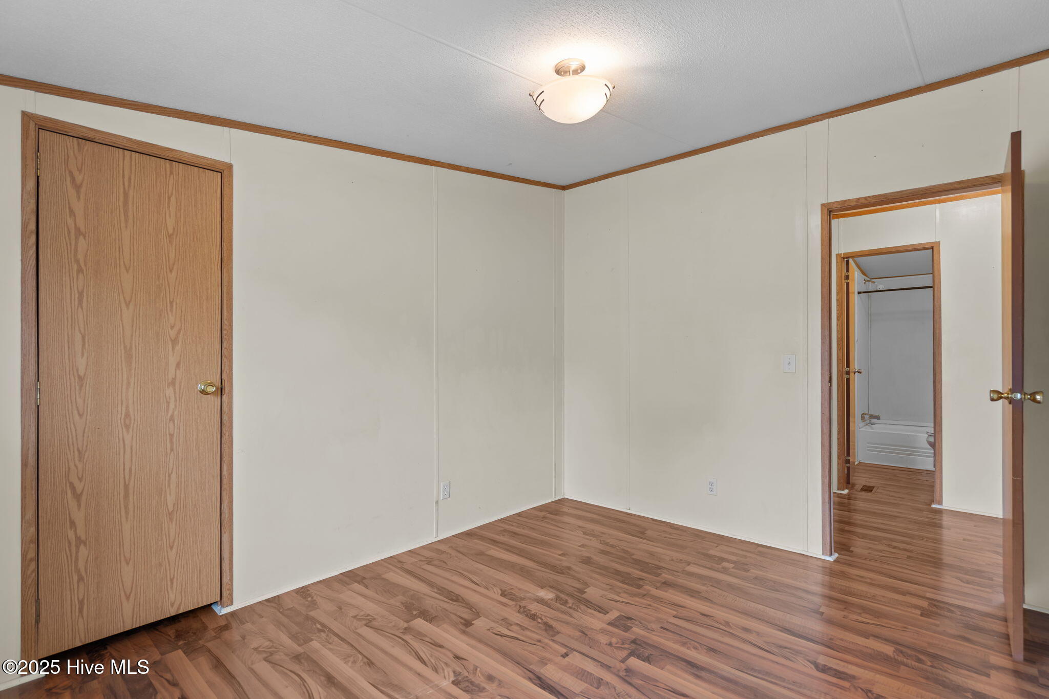 100530920 | Photo 20