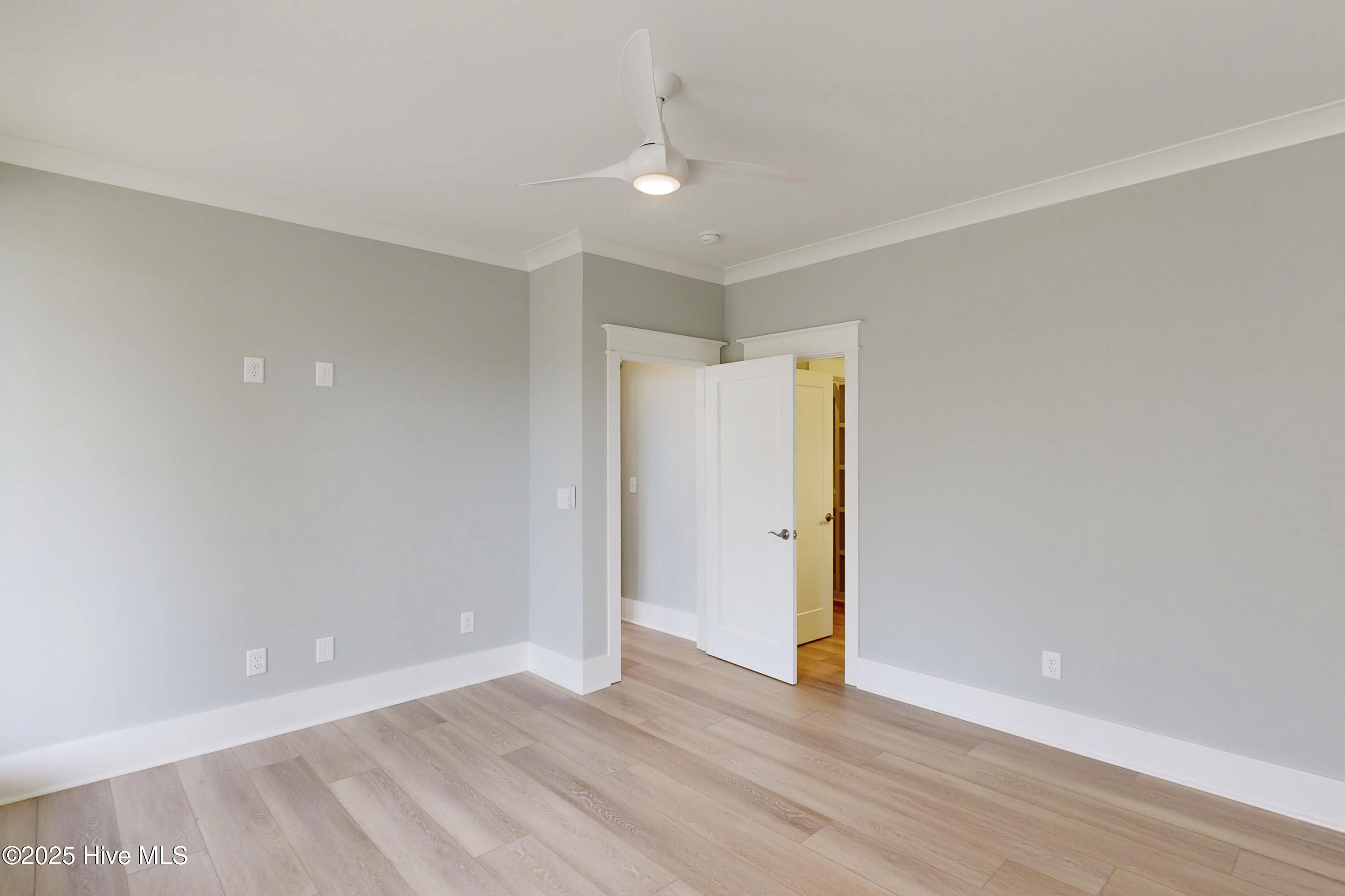 100529326 | Photo 41