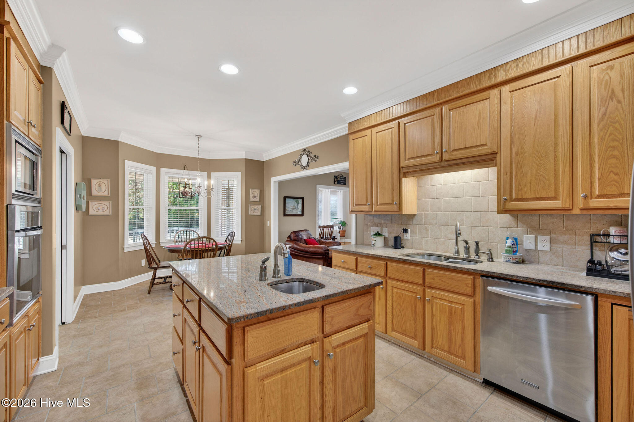 100554164 | Photo 31