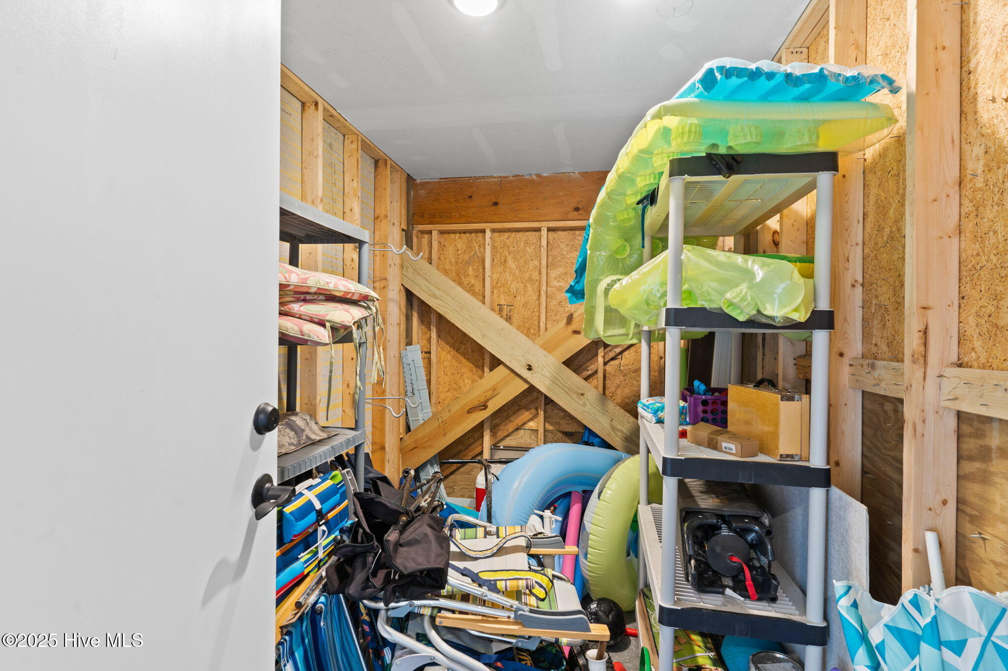 100486813 | Photo 55