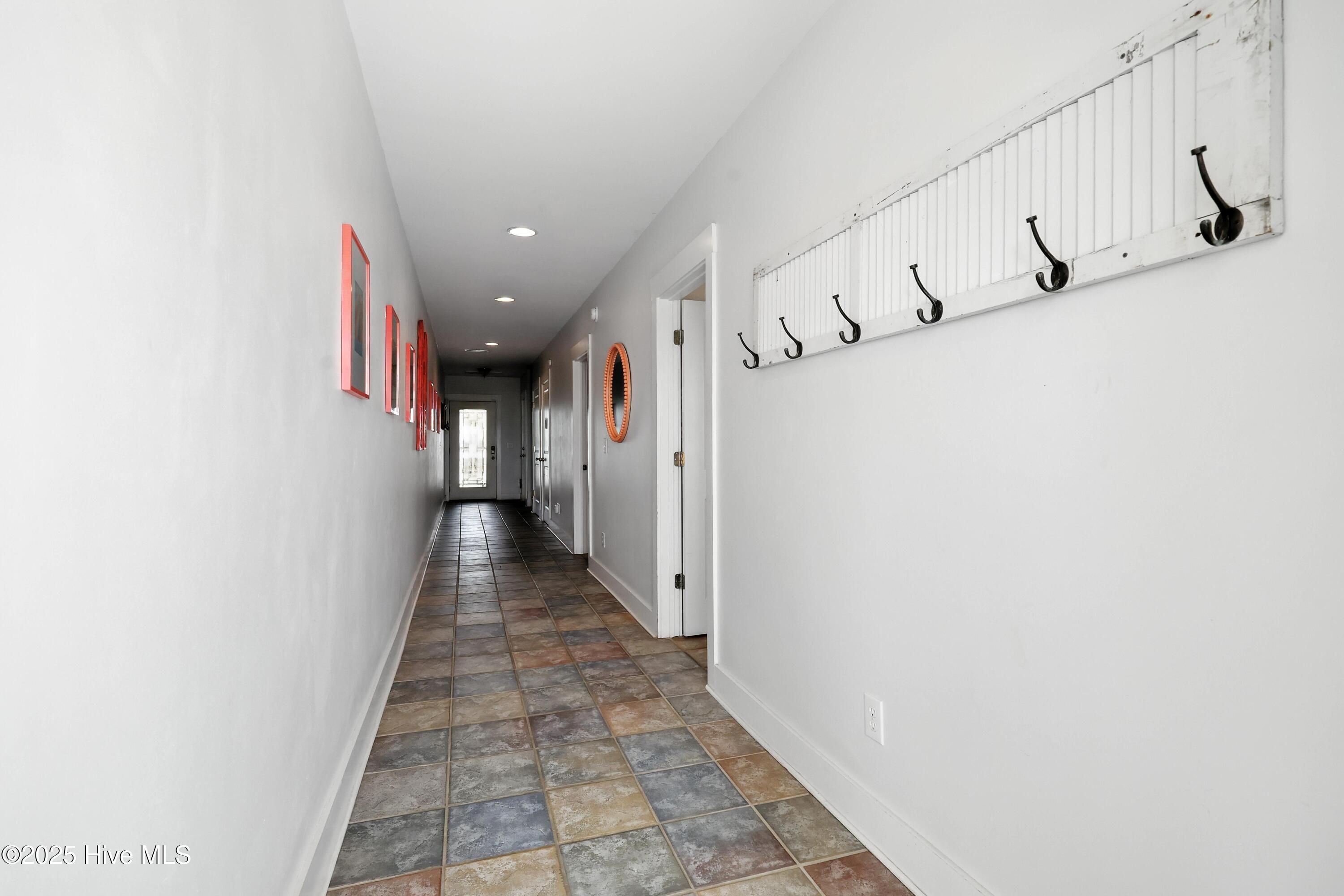 100525482 | Photo 48