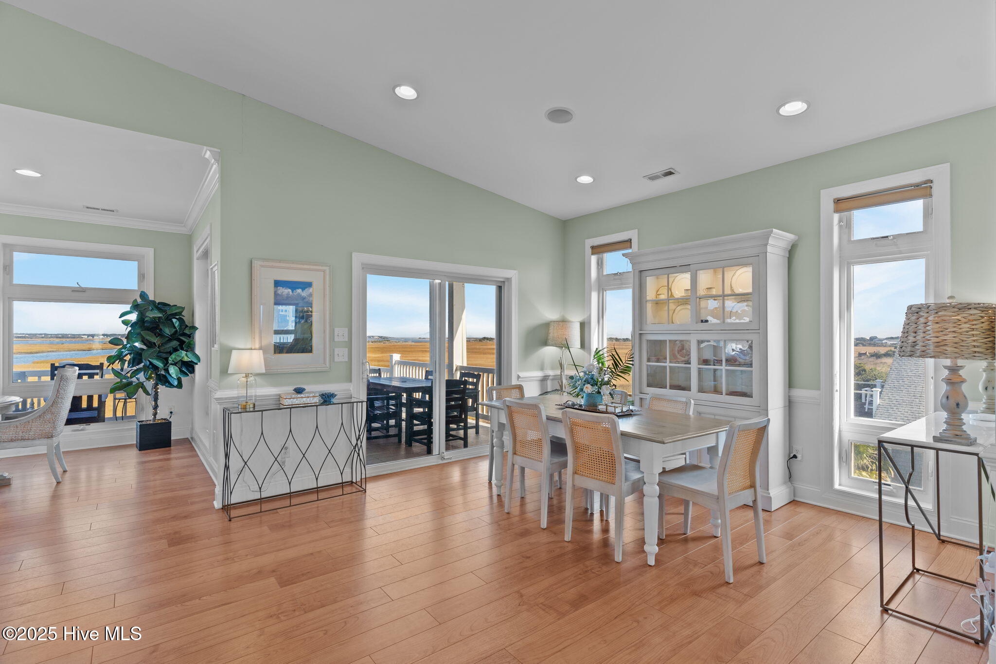 100544368 | Photo 15