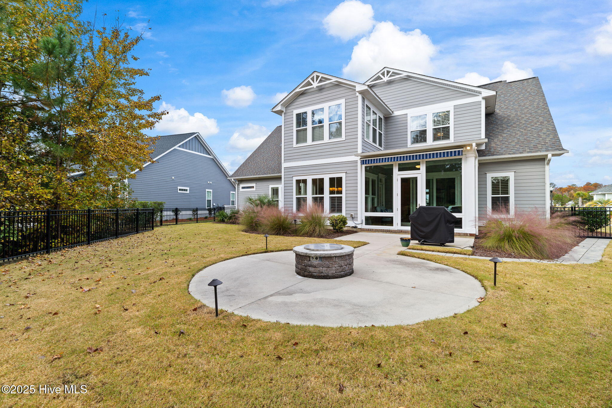 100541273 | Photo 45