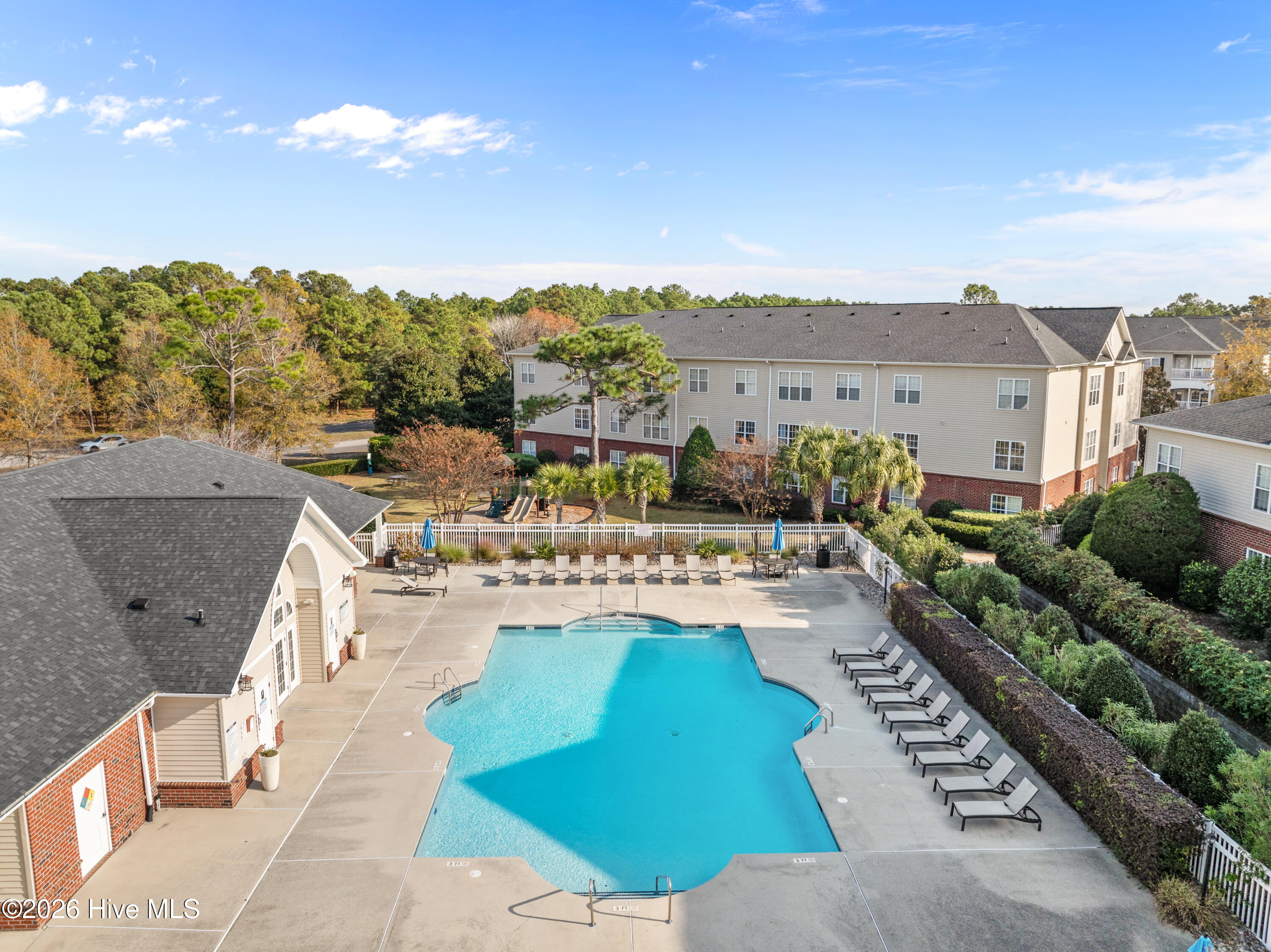 100560536 | Photo 28