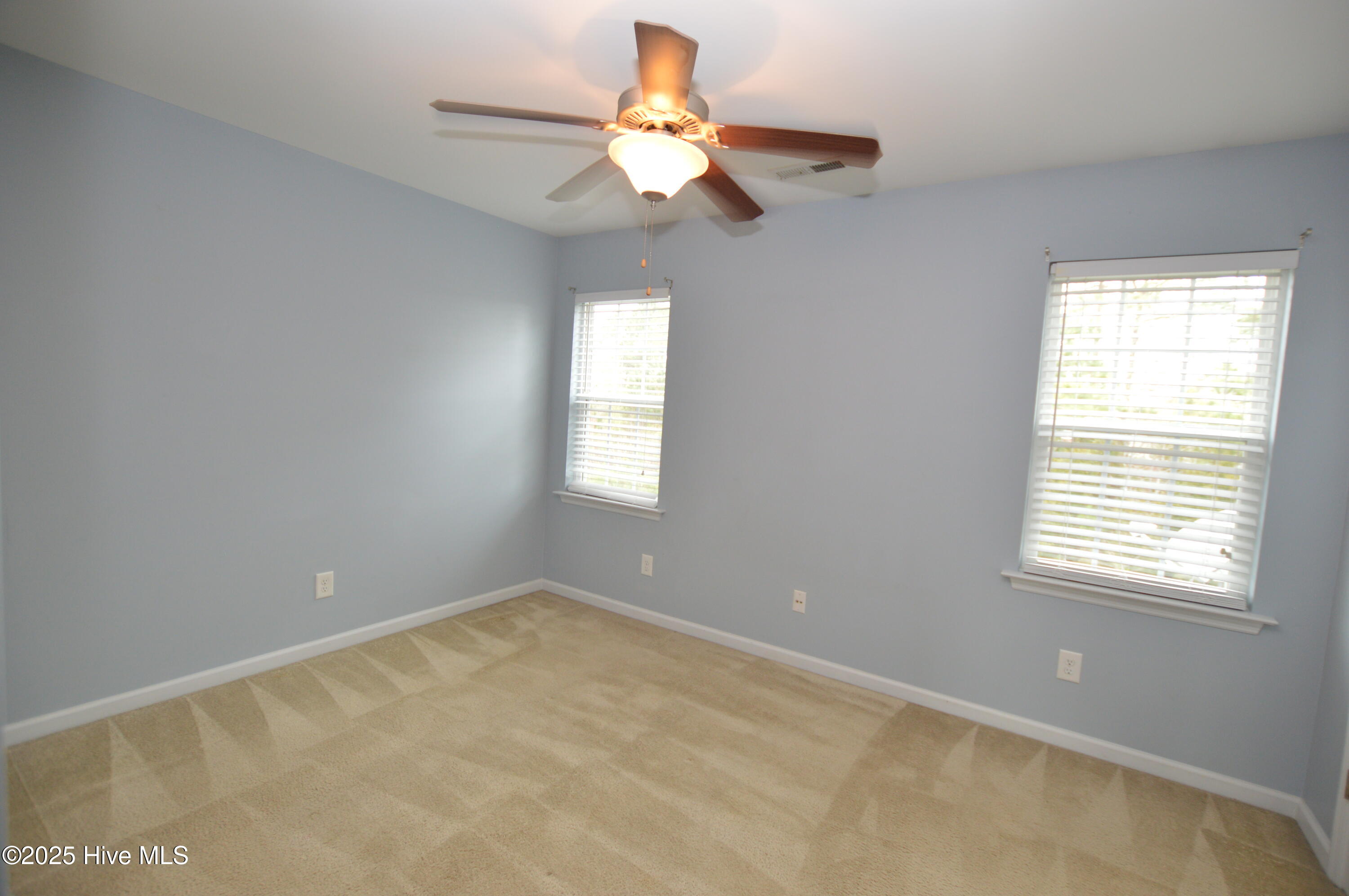 100542250 | Photo 10