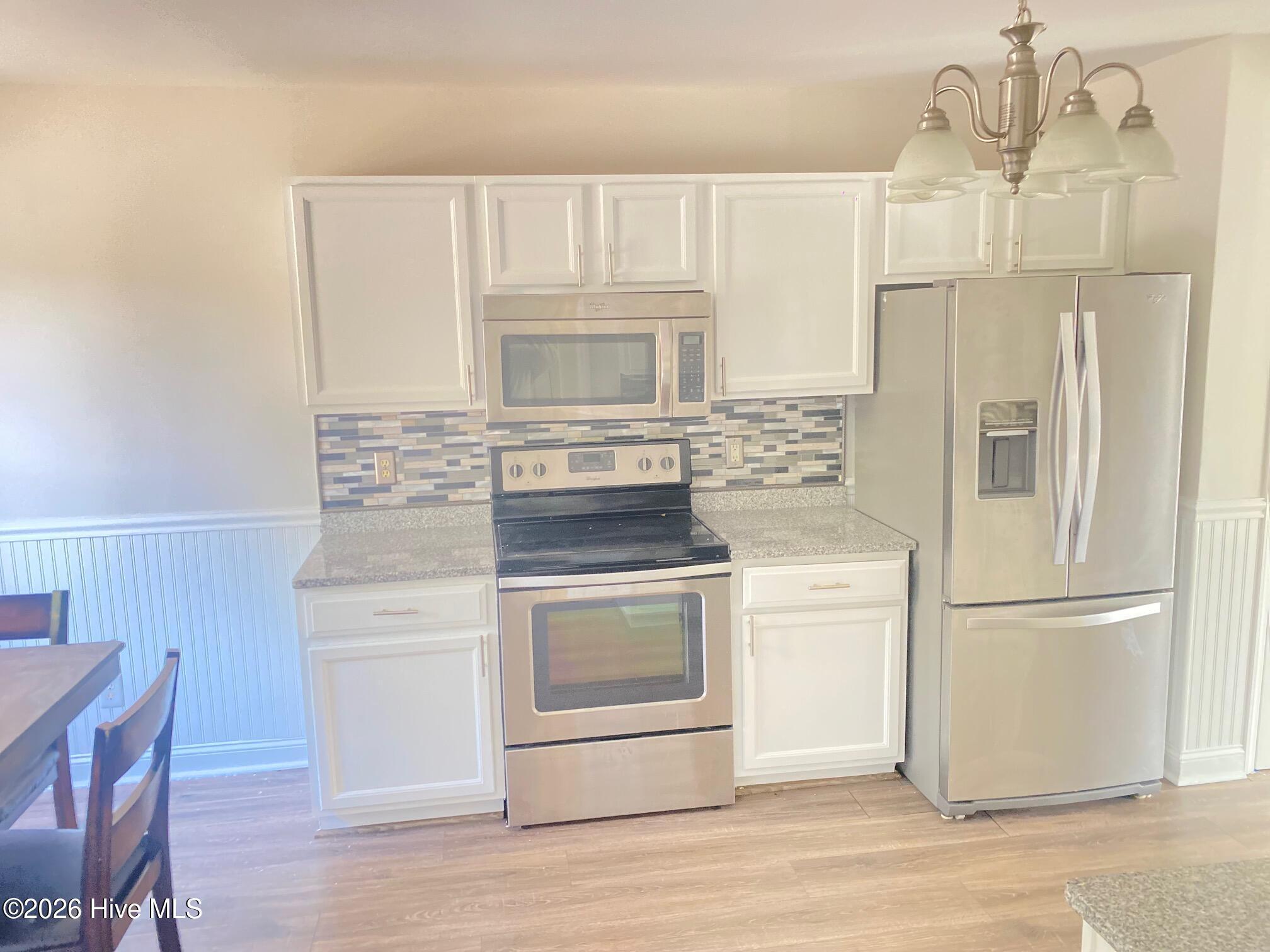 100556693 | Photo 15