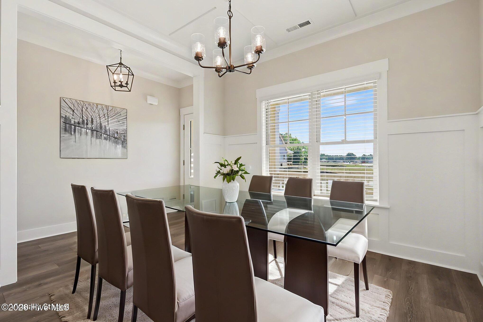 Virtually staged dining room