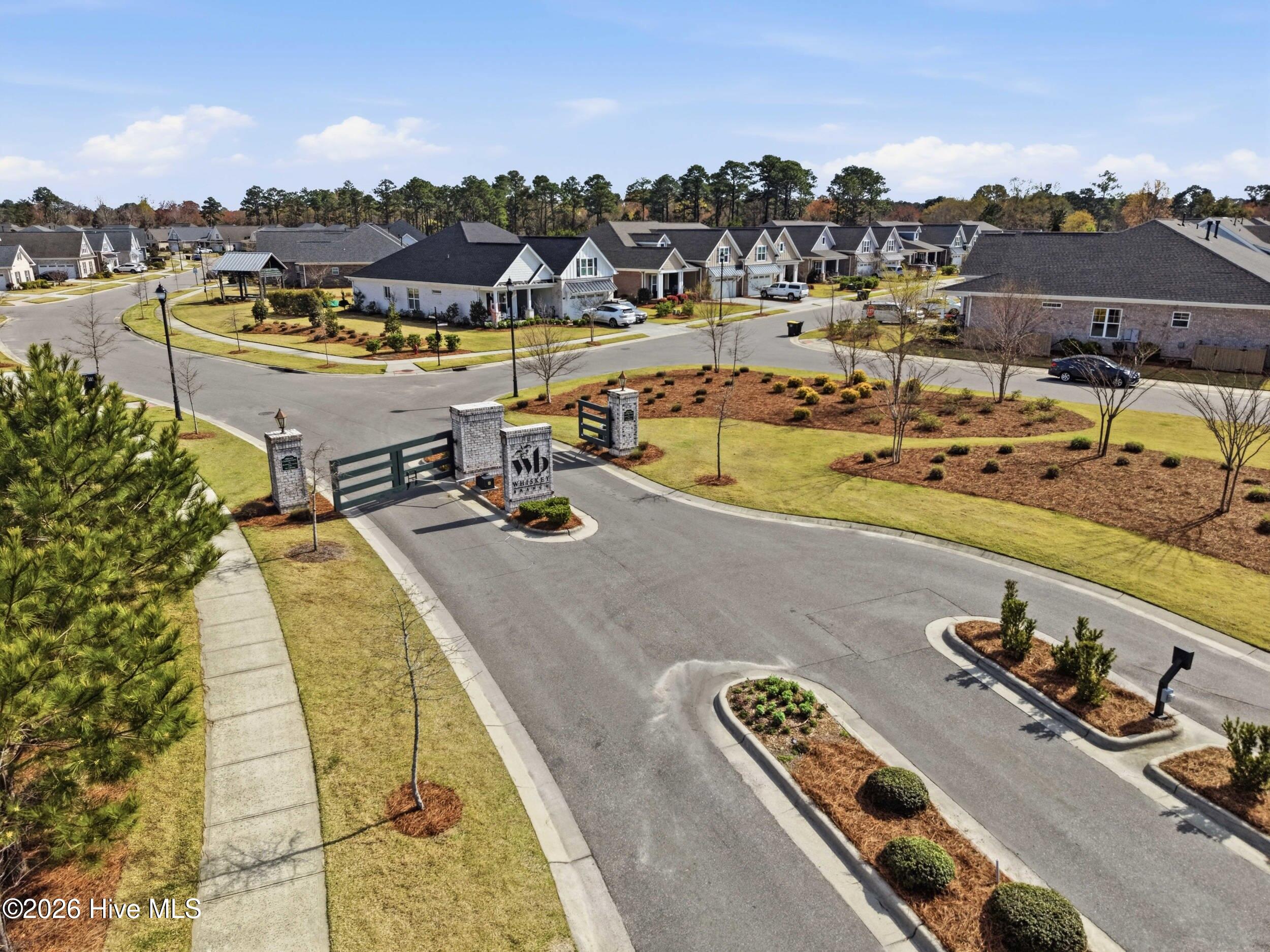 100561233 | Photo 63