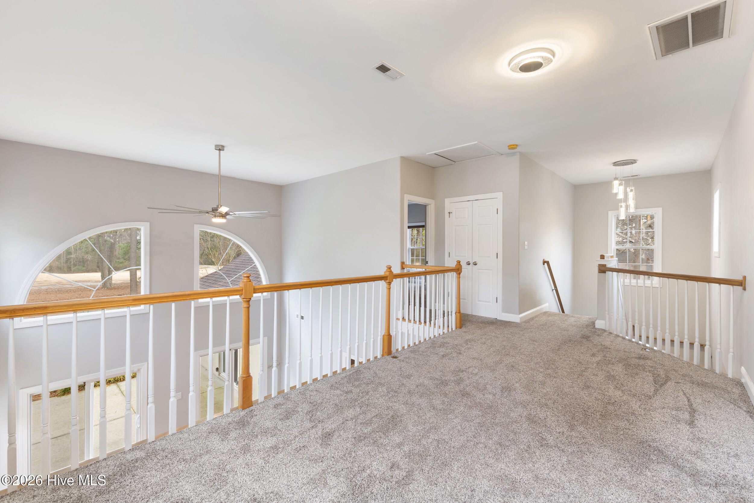 100557722 | Photo 30