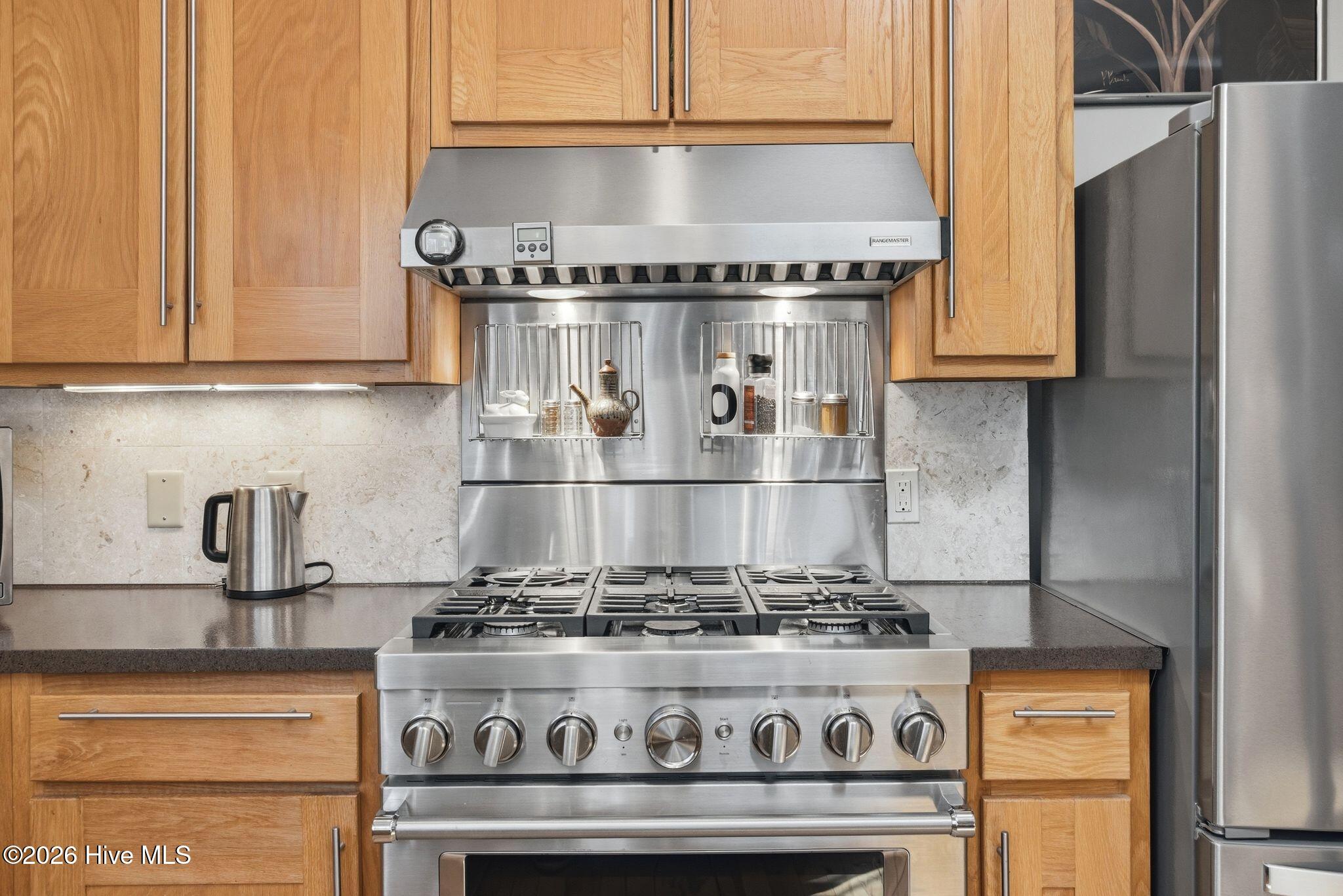 100555834 | Photo 14