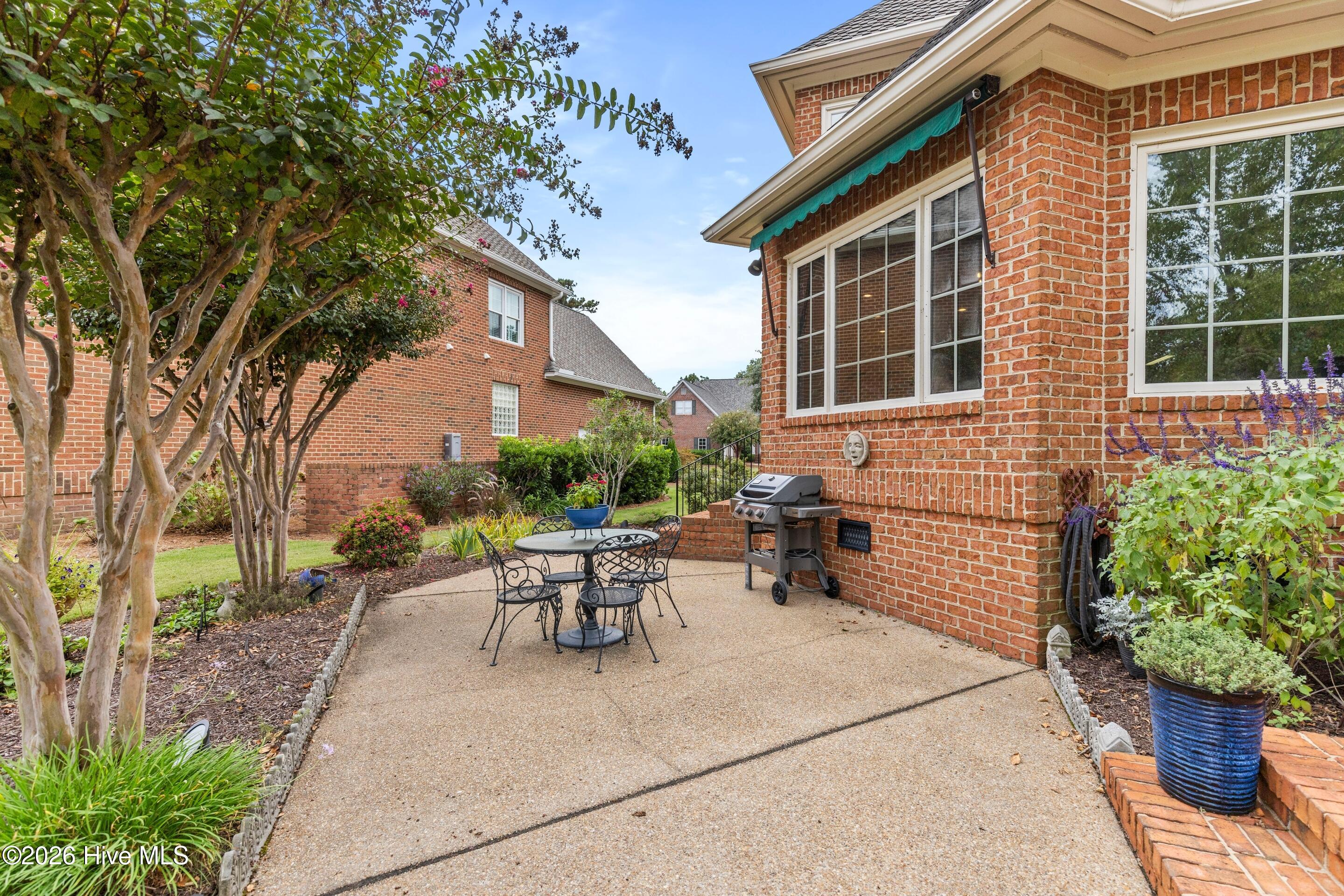 100562190 | Photo 14