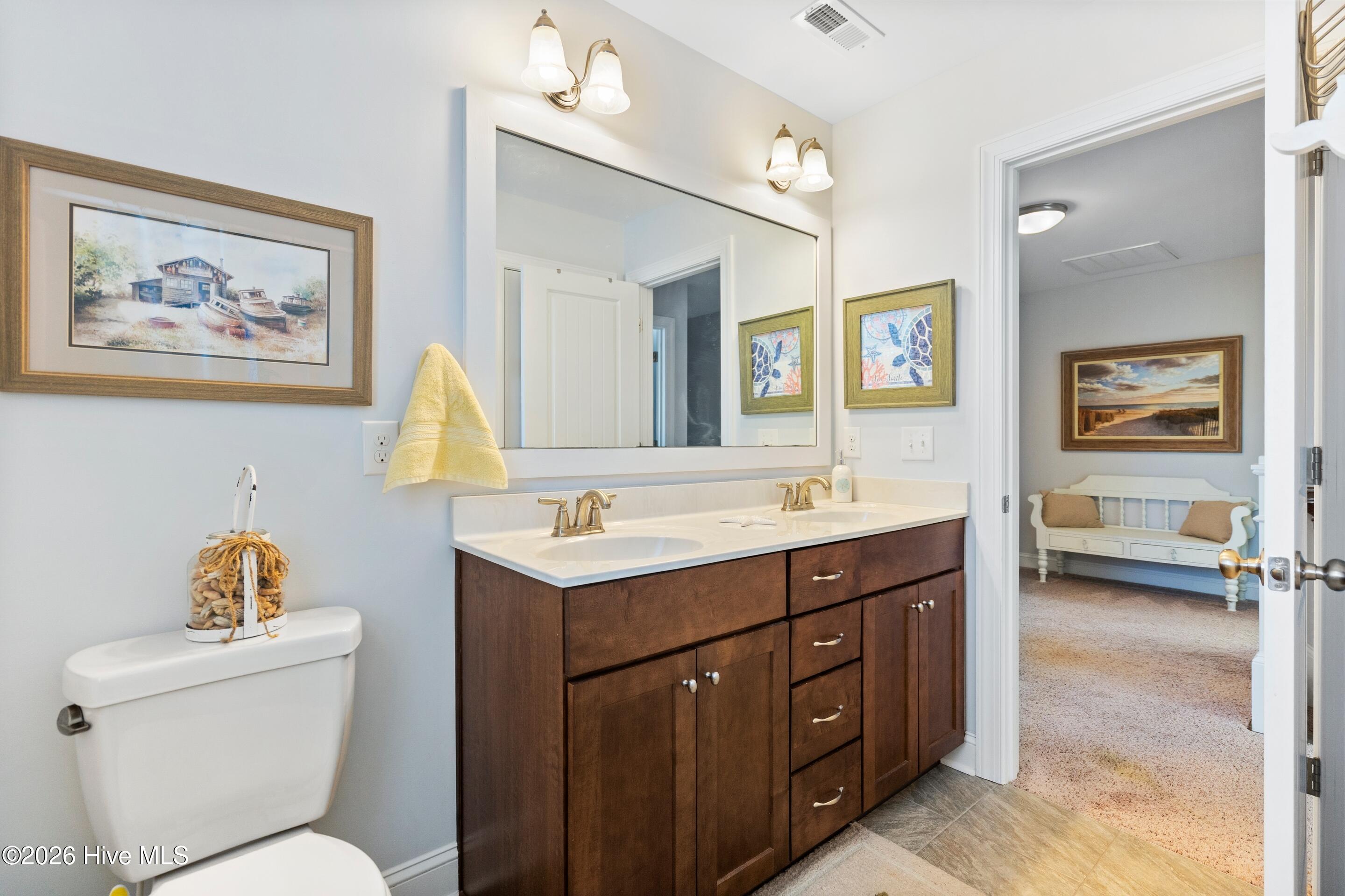 100549169 | Photo 27