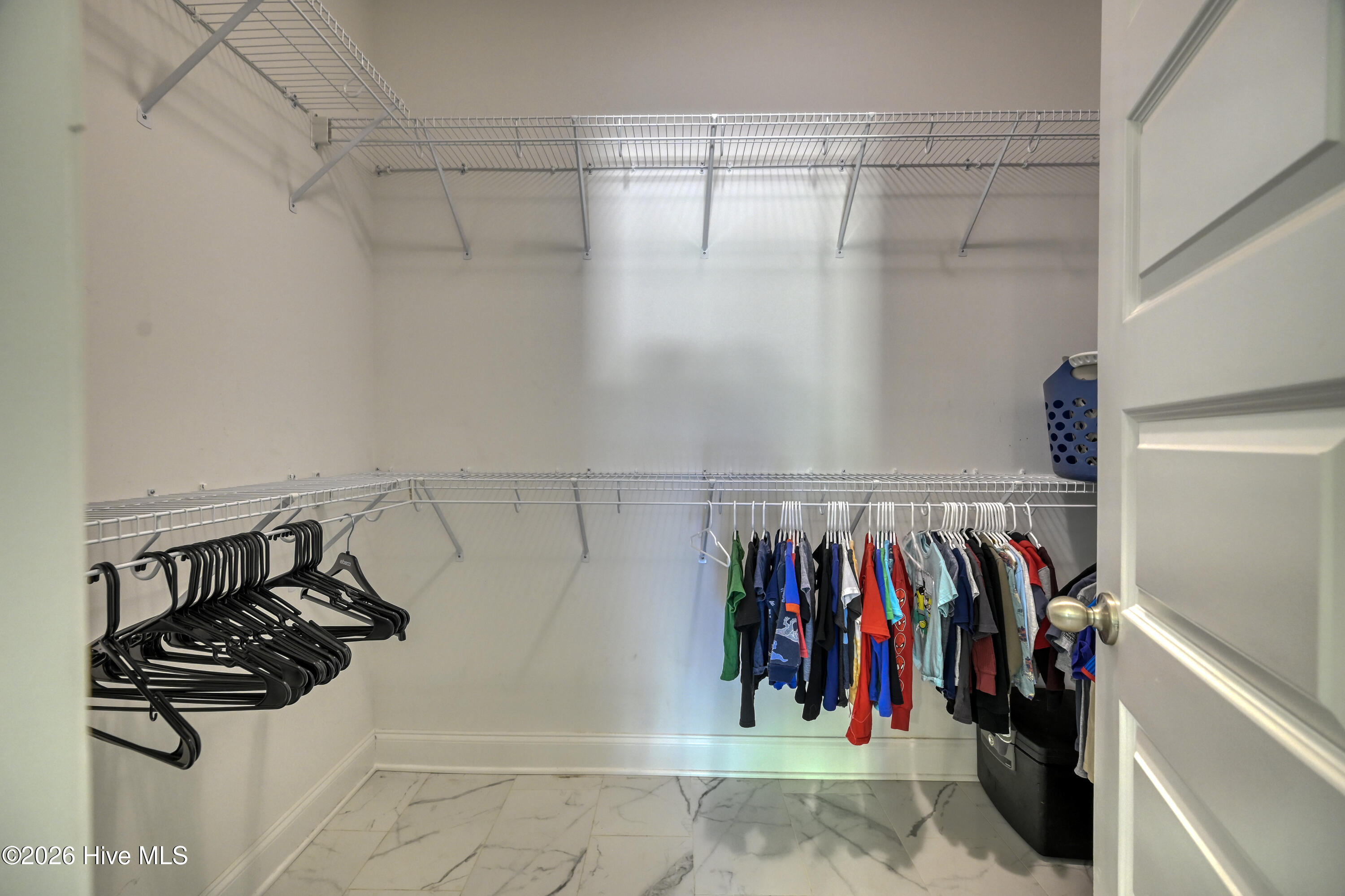 100569284 | Photo 29