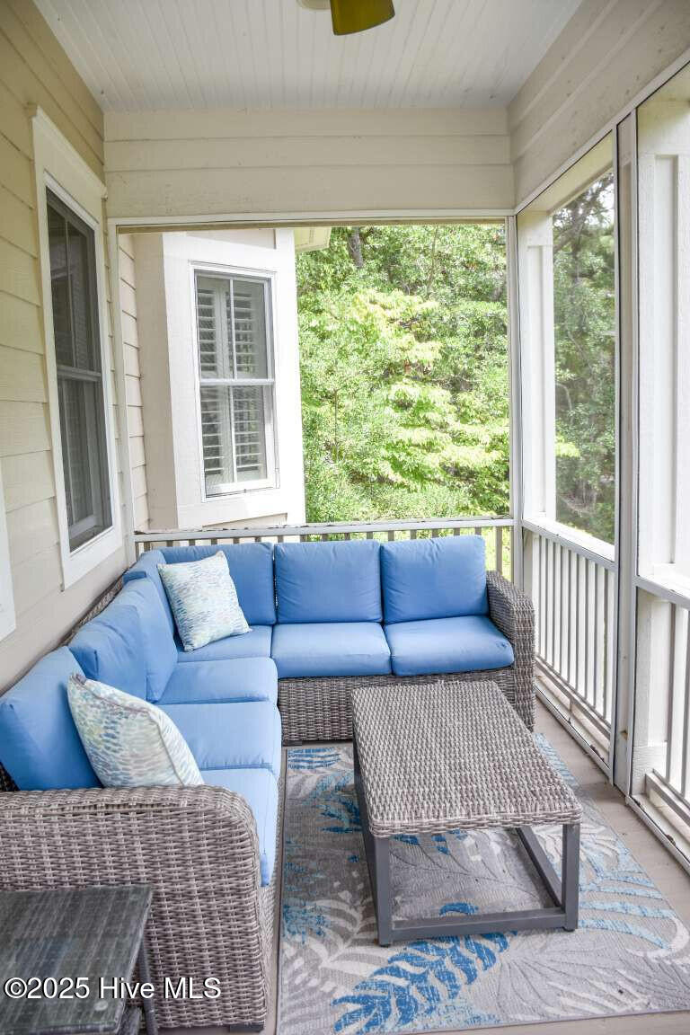 100523634 | Photo 18