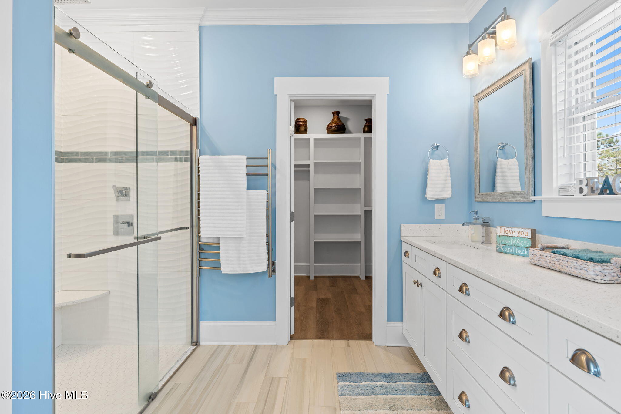 100563118 | Photo 24