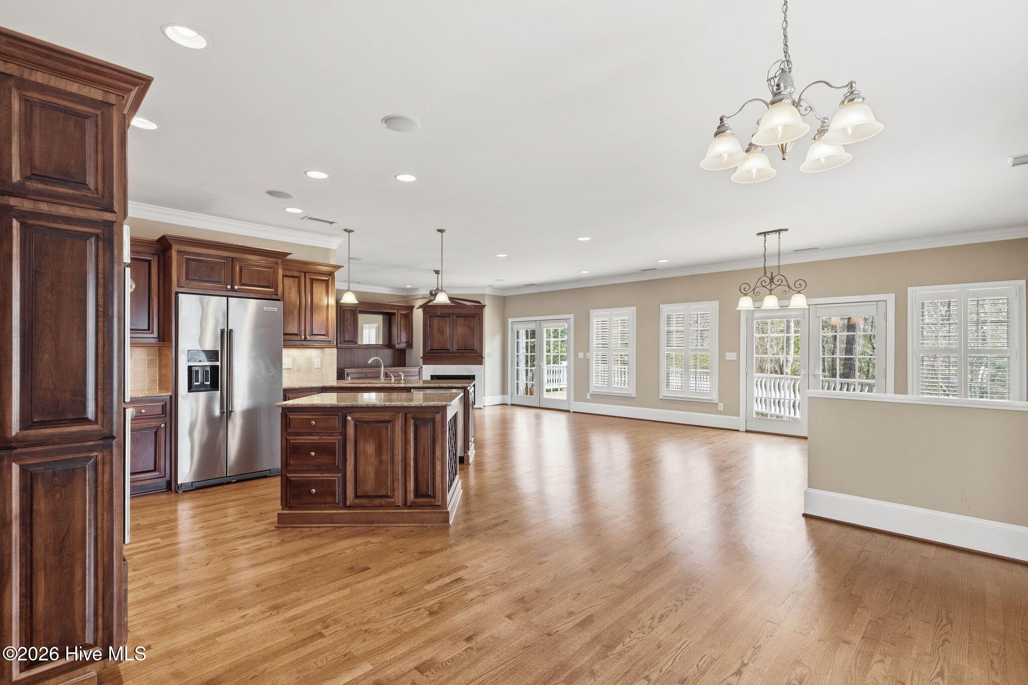 100565083 | Photo 14