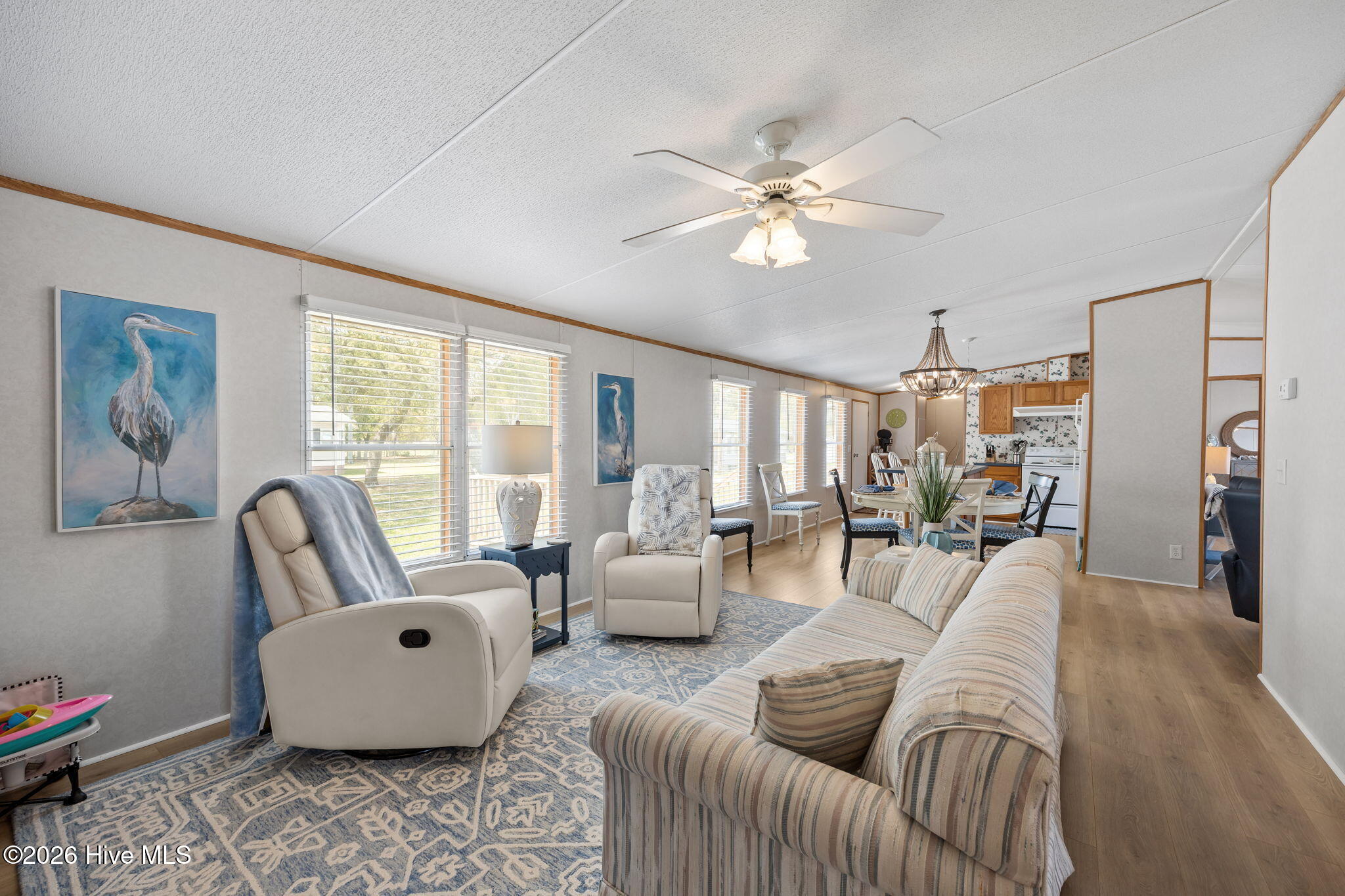 100566757 | Photo 25