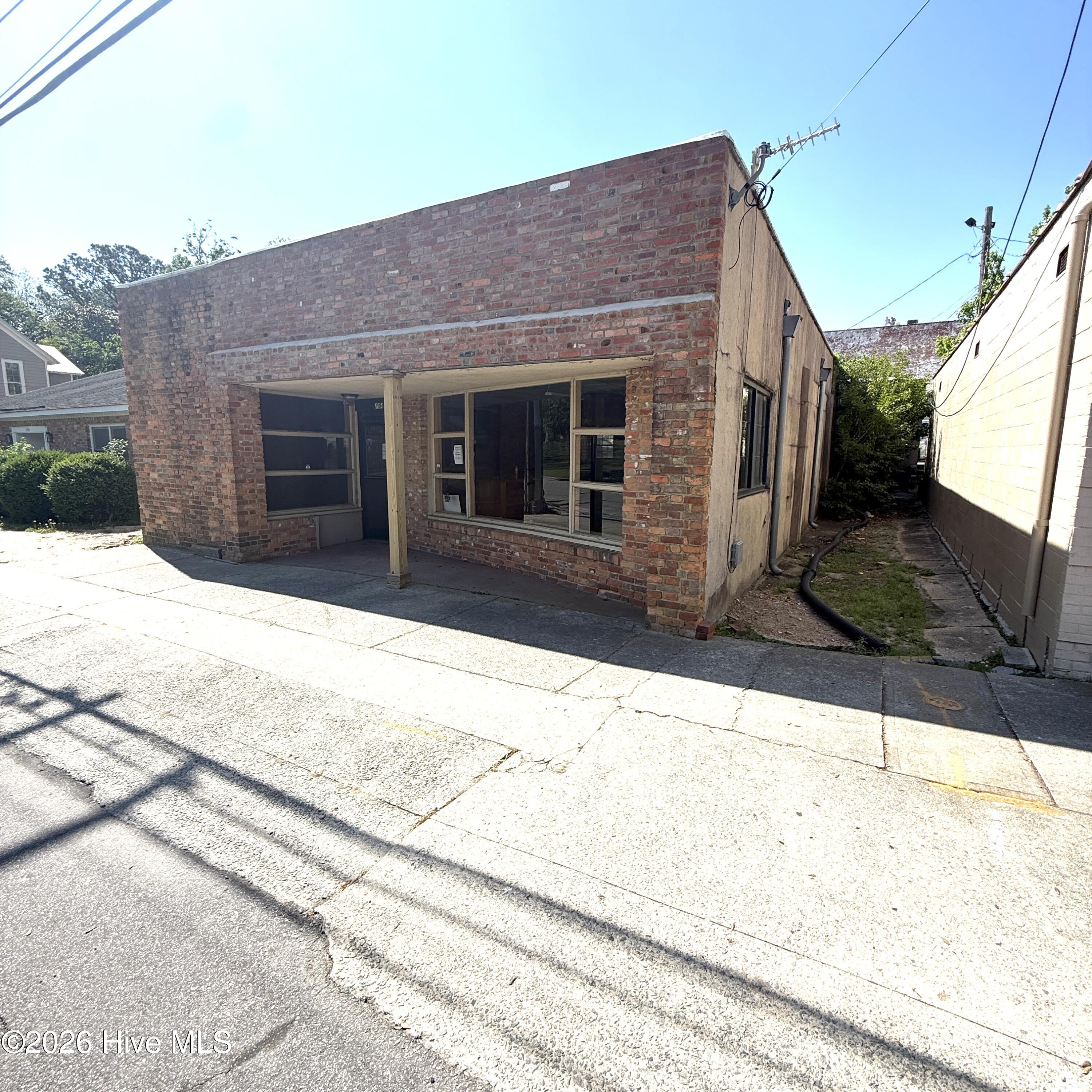 120 E Ehringhaus Street, Elizabeth City, NC, 27909