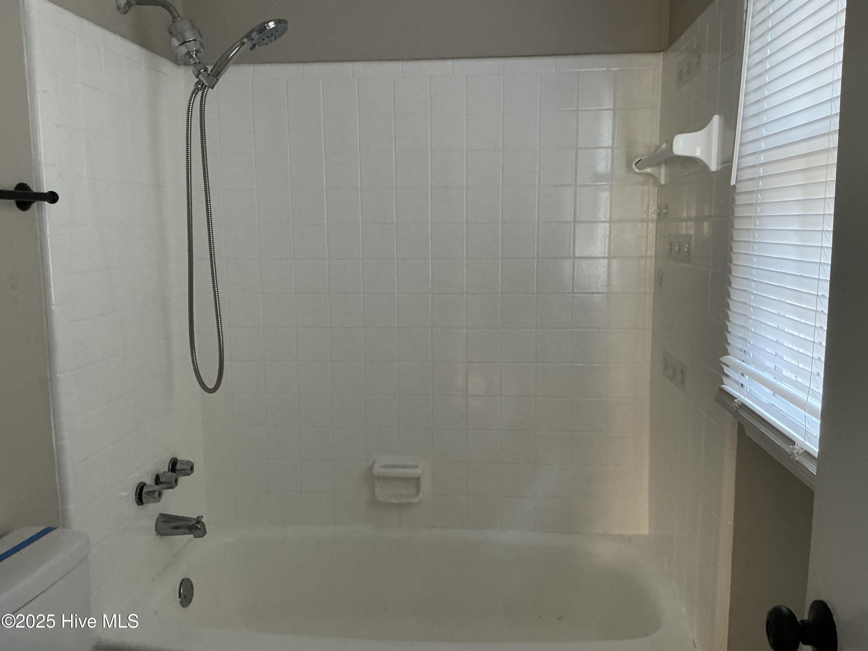 100558727 | Photo 19