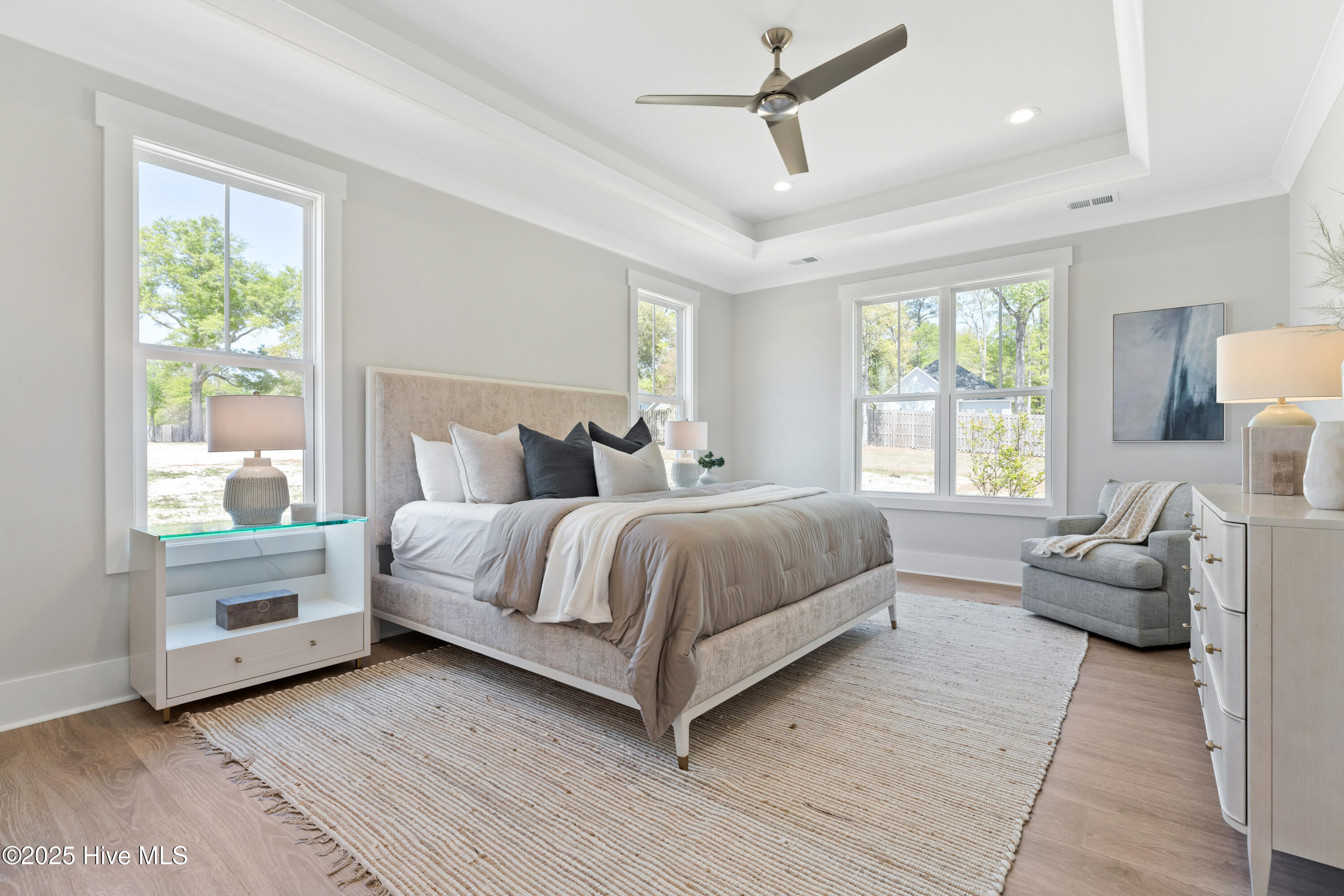 100547015 | Photo 38