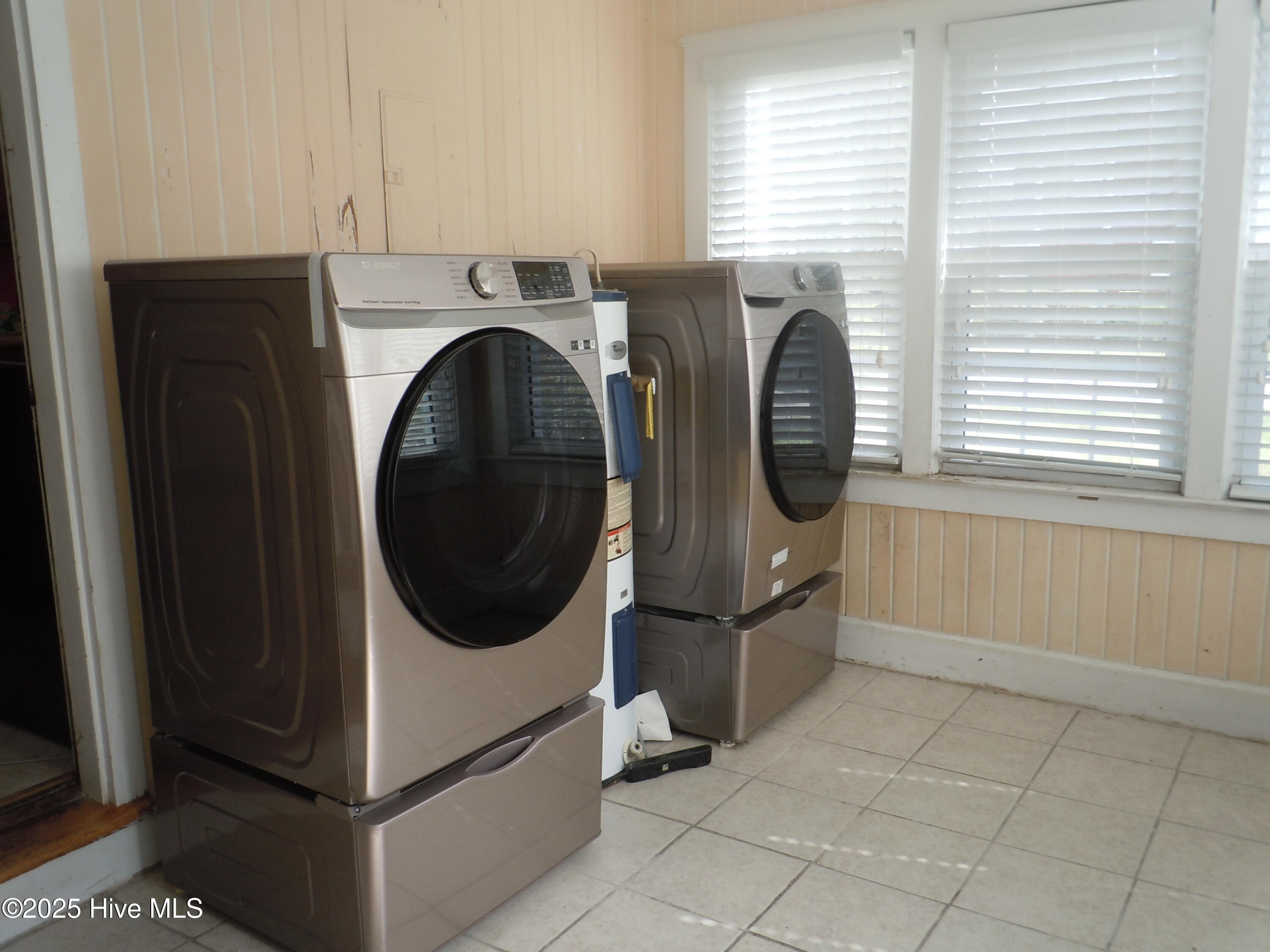 100536293 | Photo 56