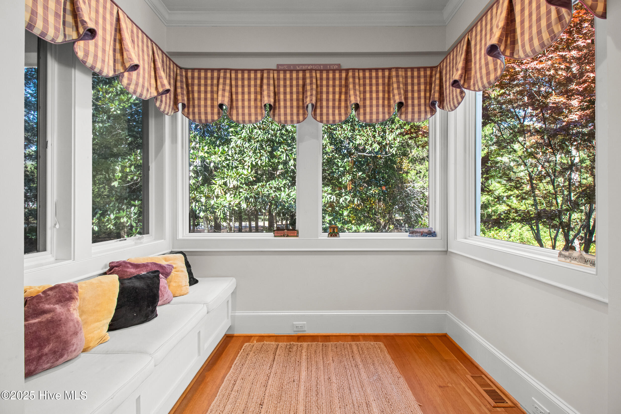 100540222 | Photo 41