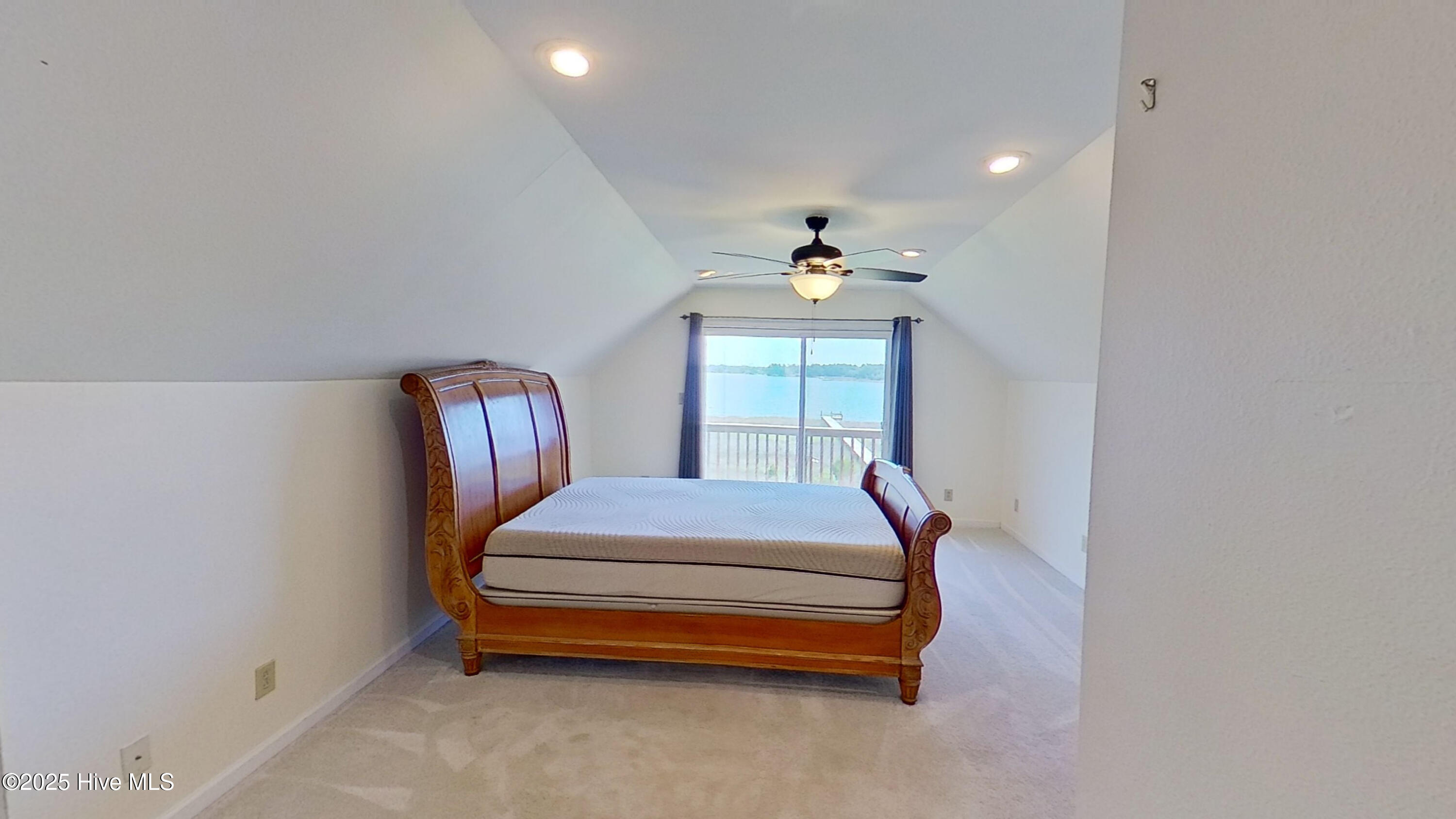 100543059 | Photo 29