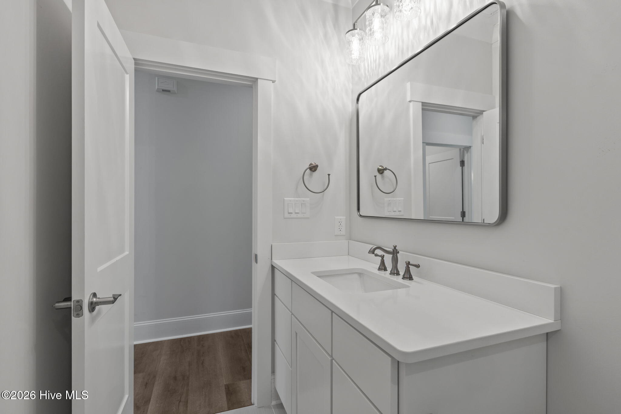 100553636 | Photo 23