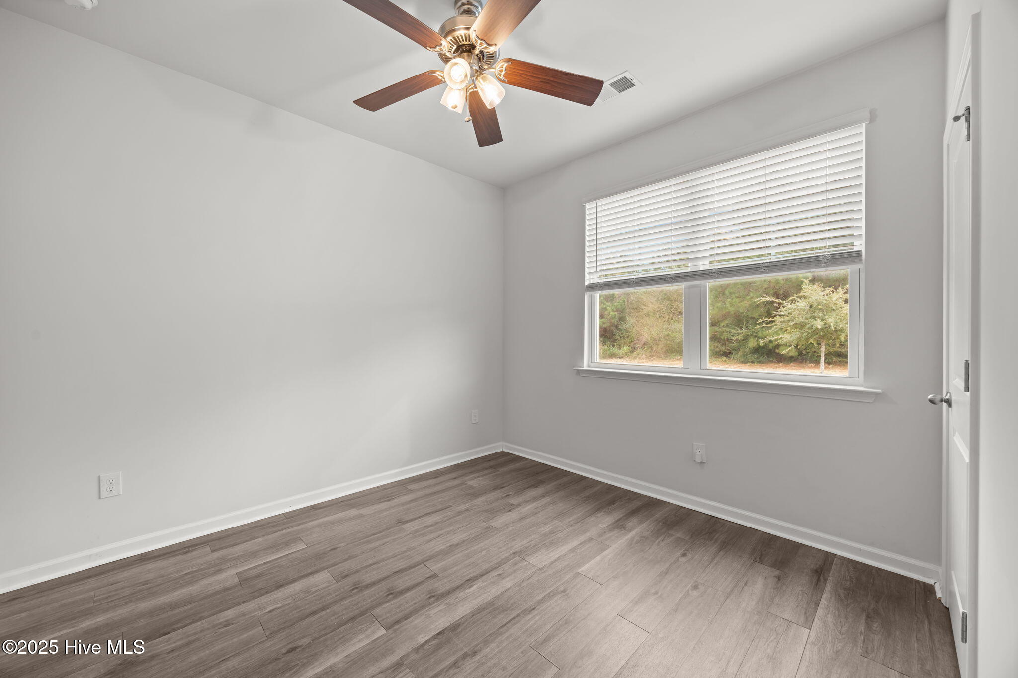 100546434 | Photo 19