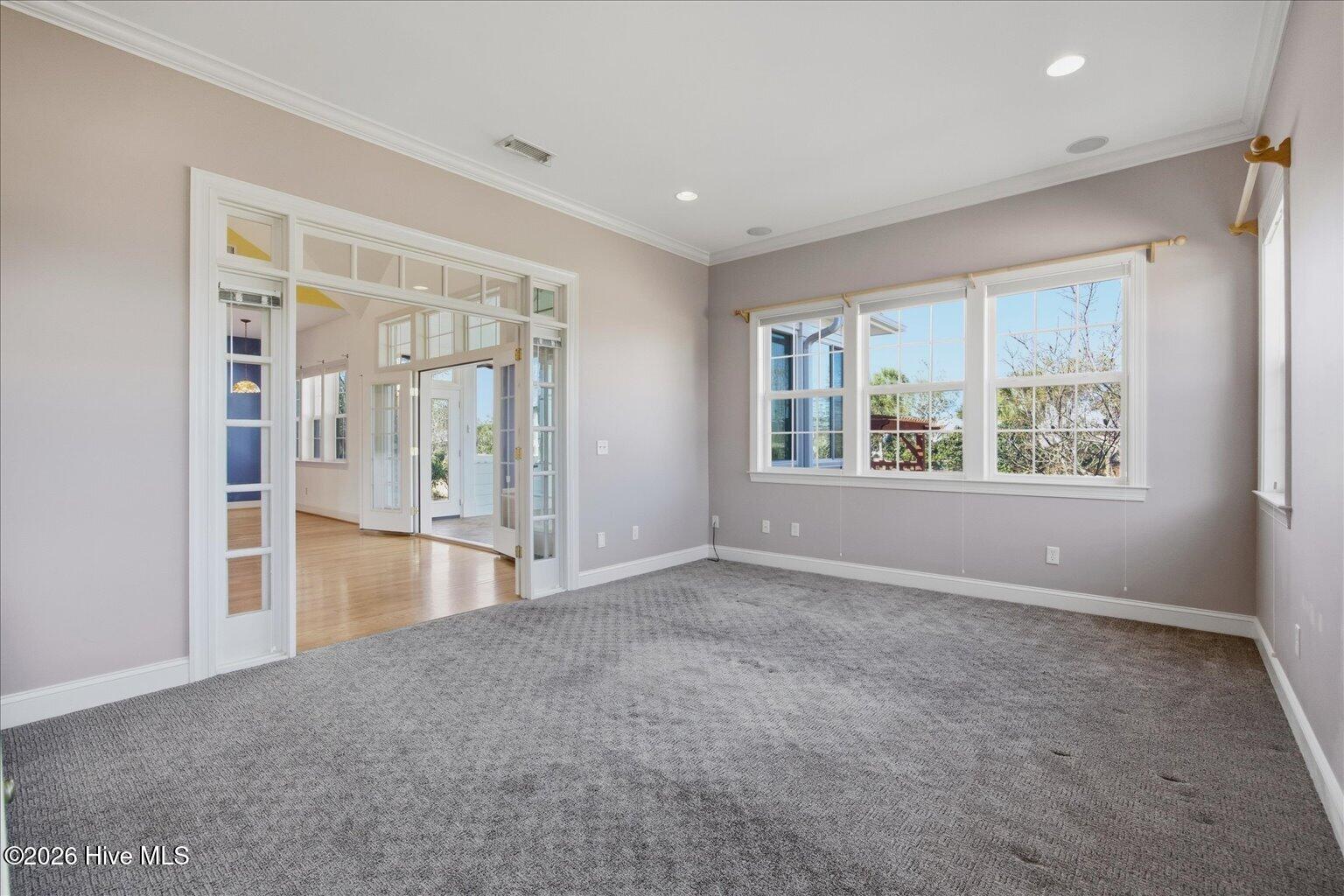 100557521 | Photo 42