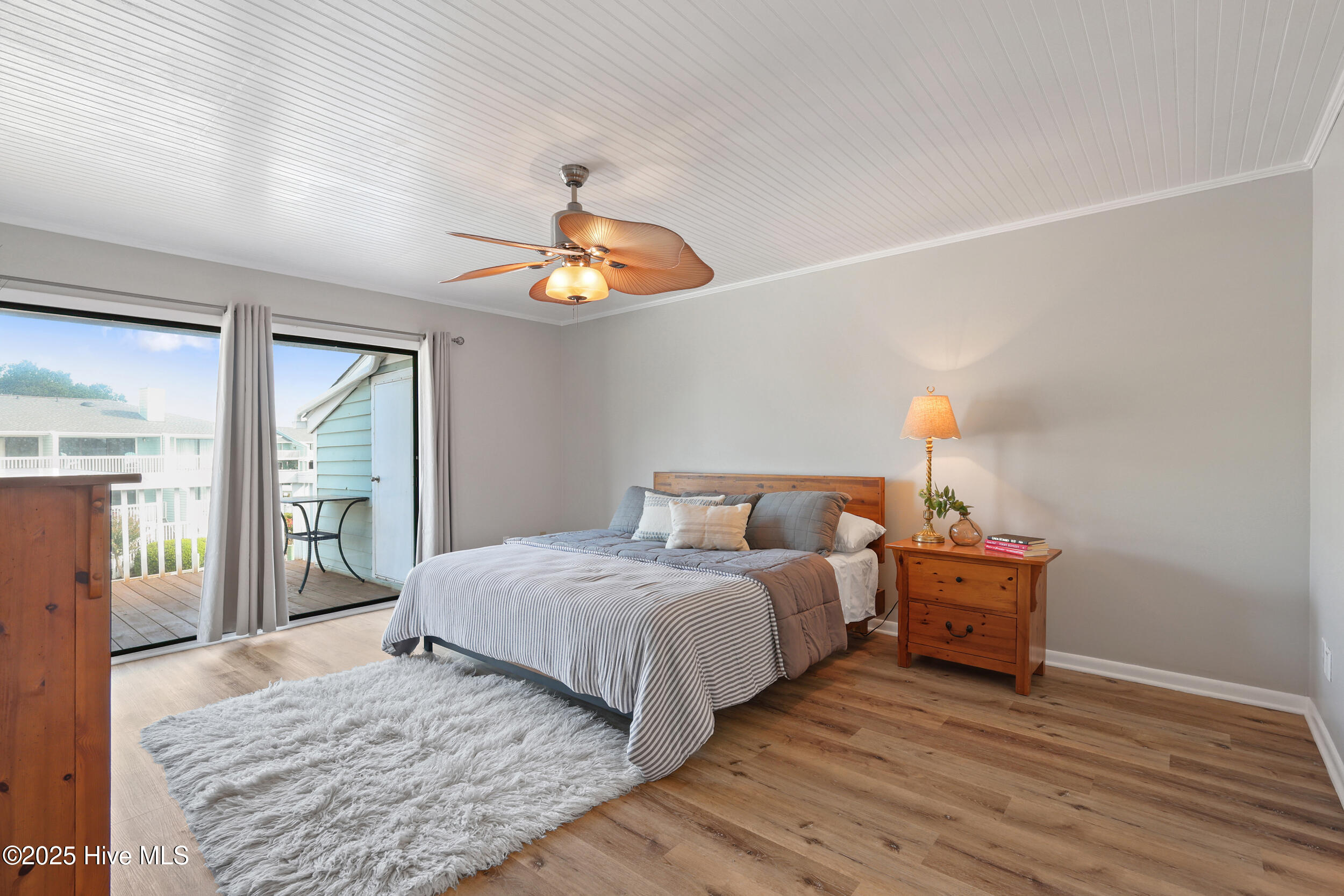 100531692 | Photo 12