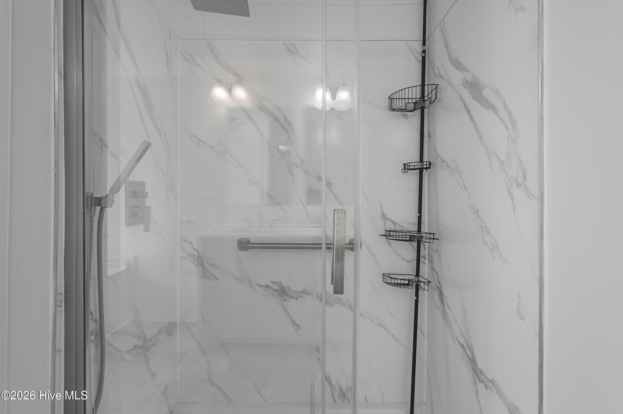 100568430 | Photo 30