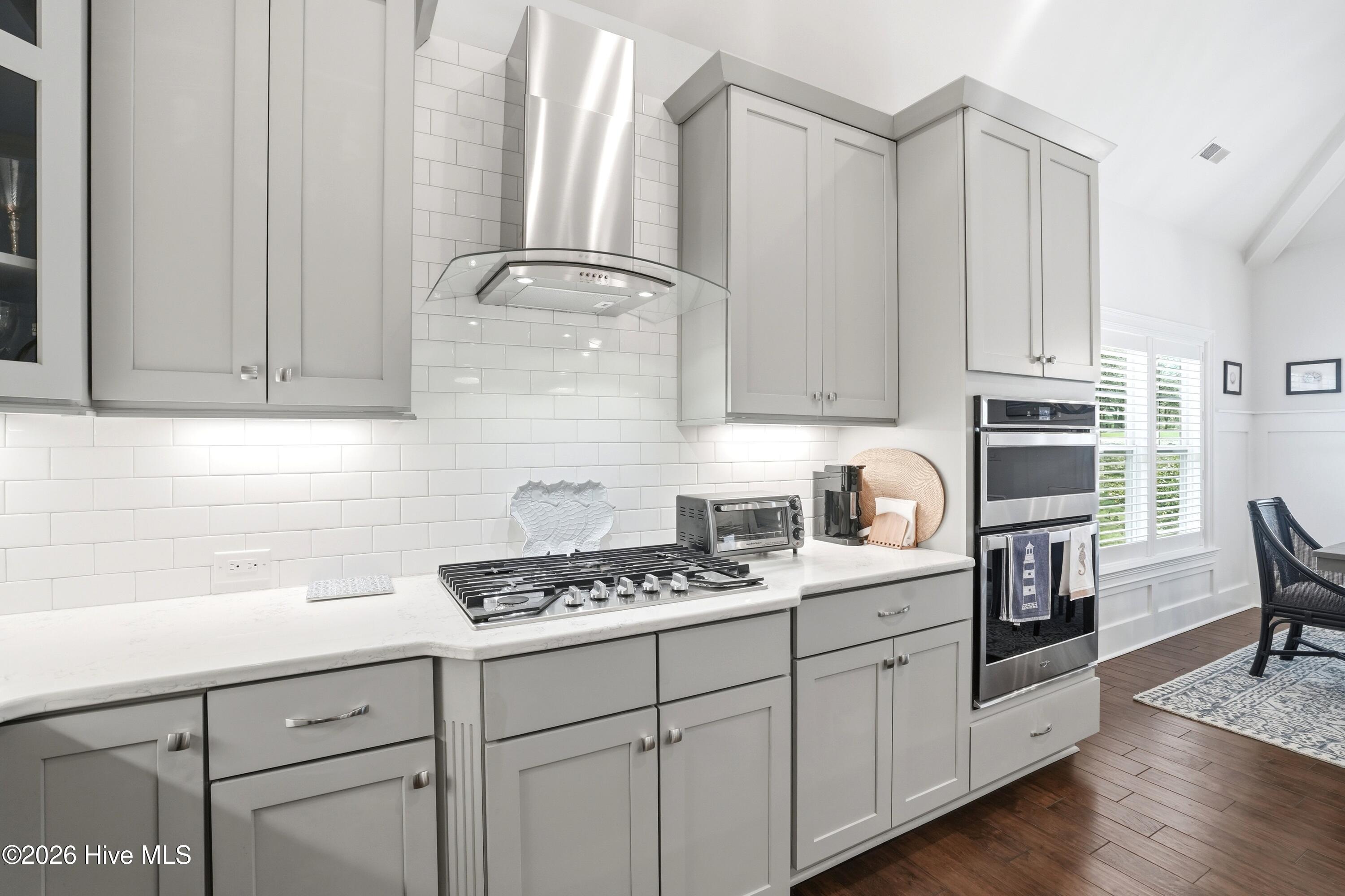 100561923 | Photo 26