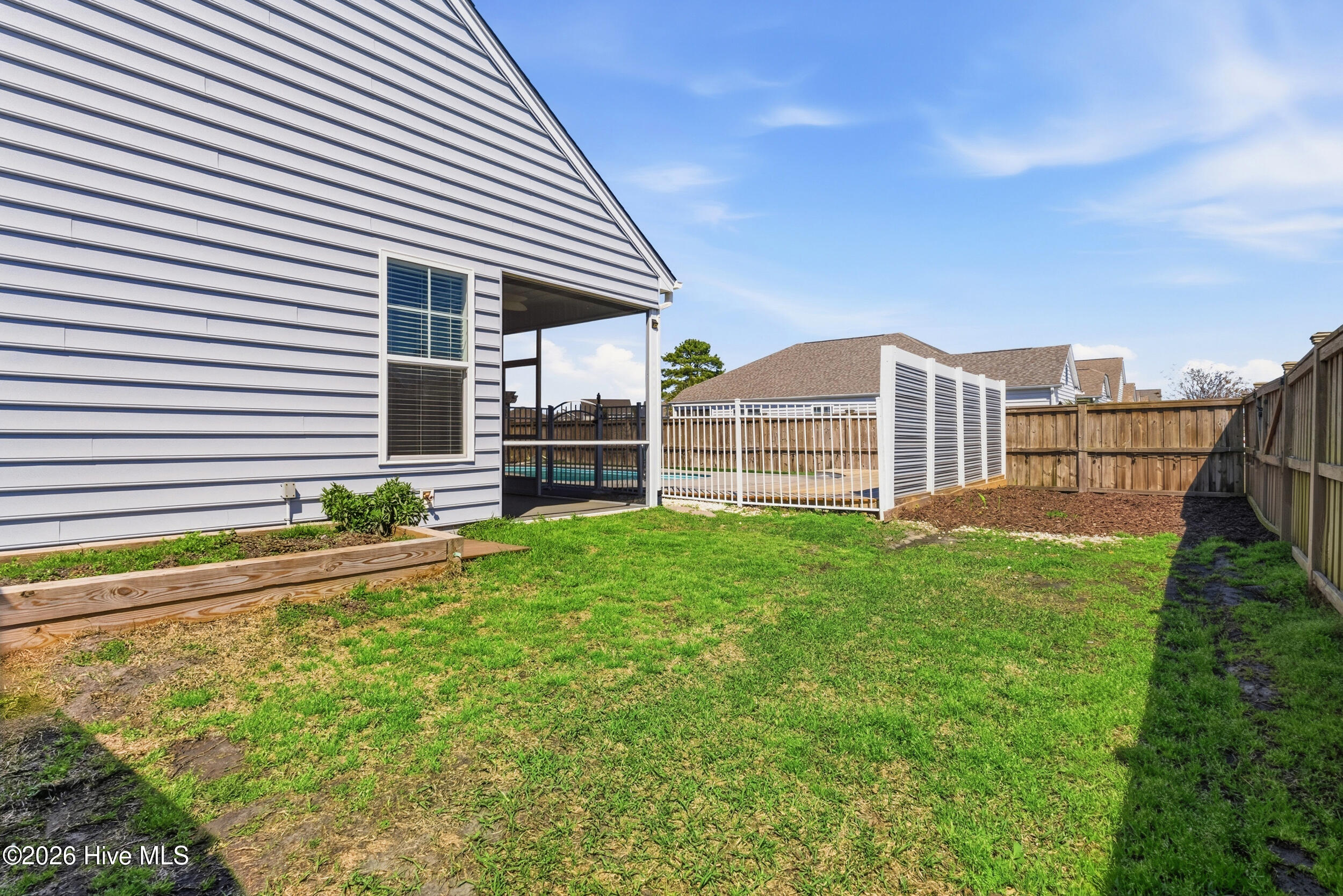 100561556 | Photo 42