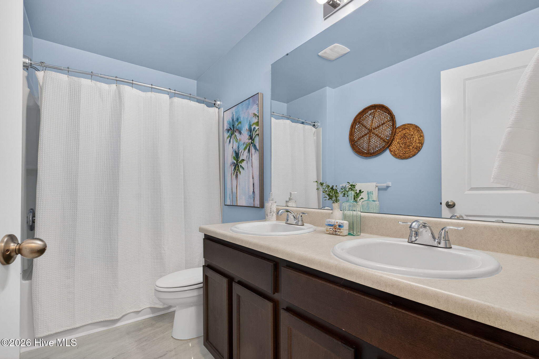 100553620 | Photo 16