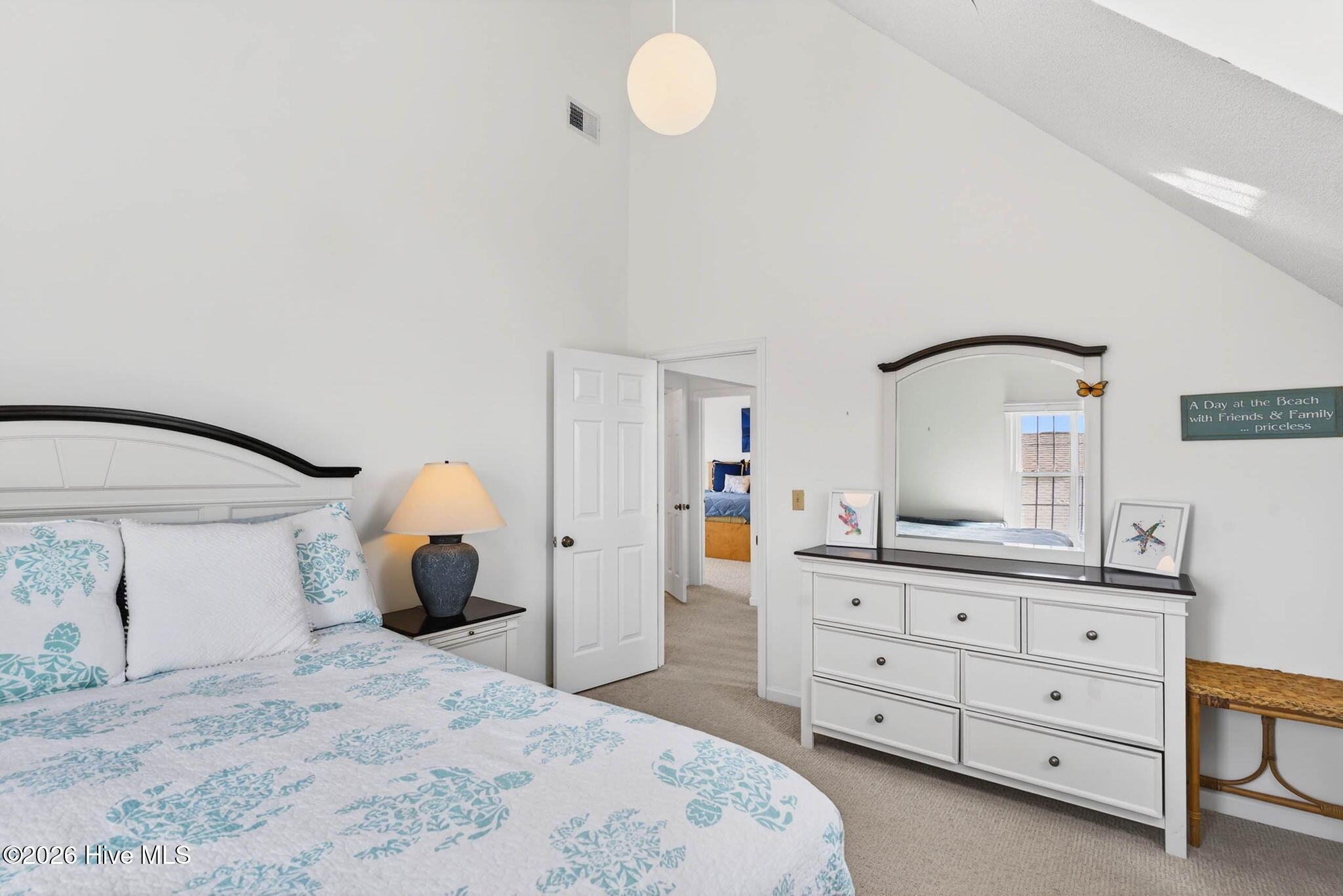 100564703 | Photo 27