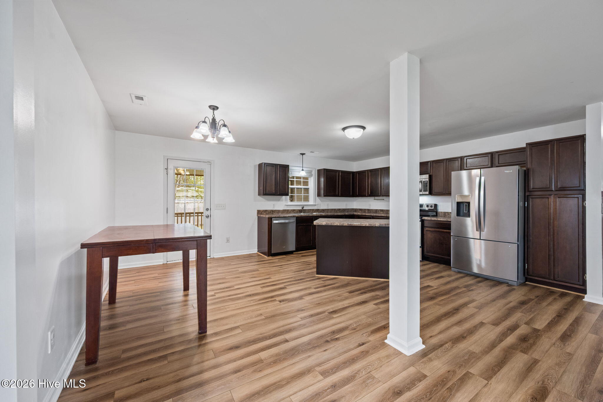 100565061 | Photo 13