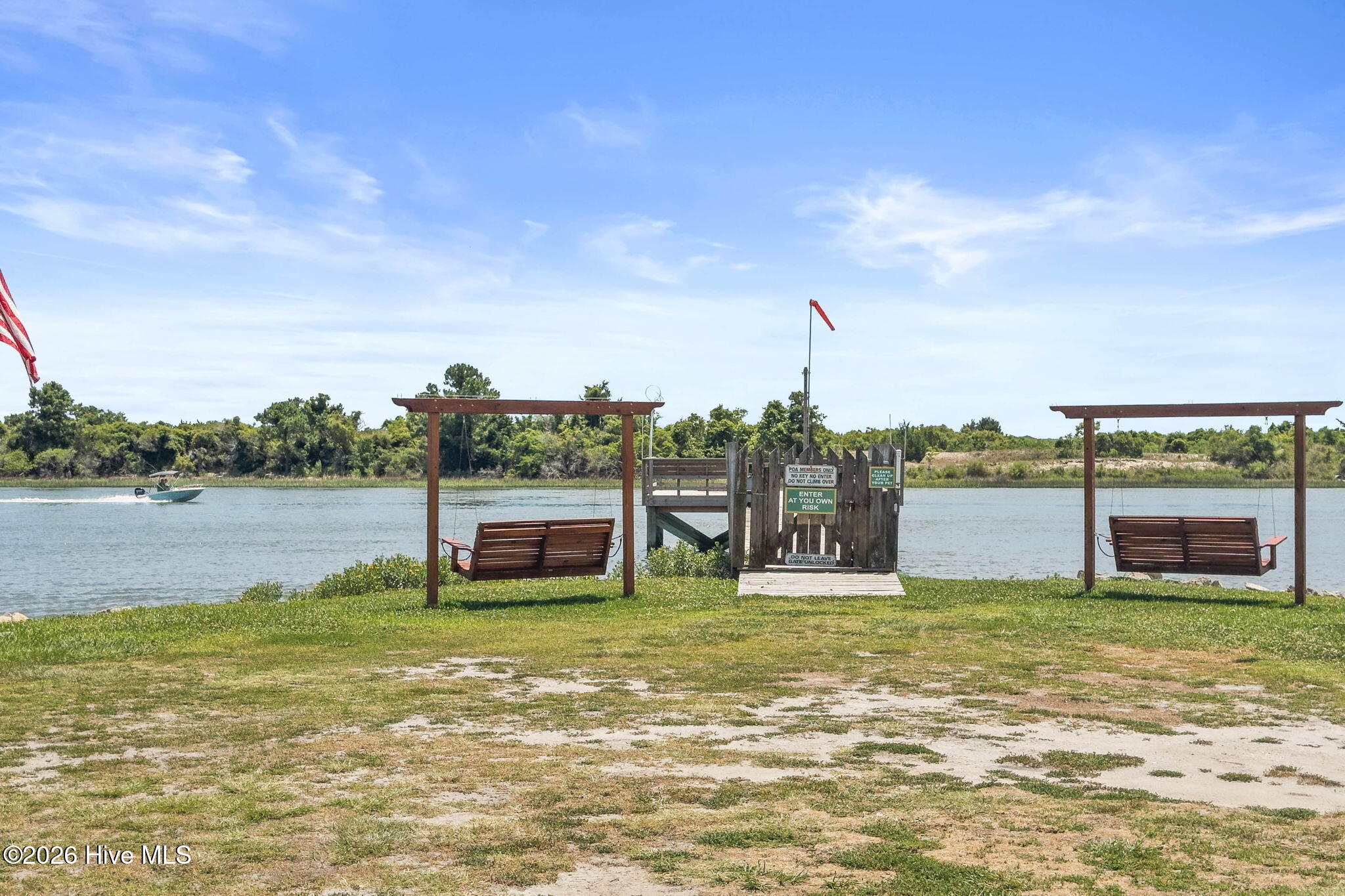 100561384 | Photo 39